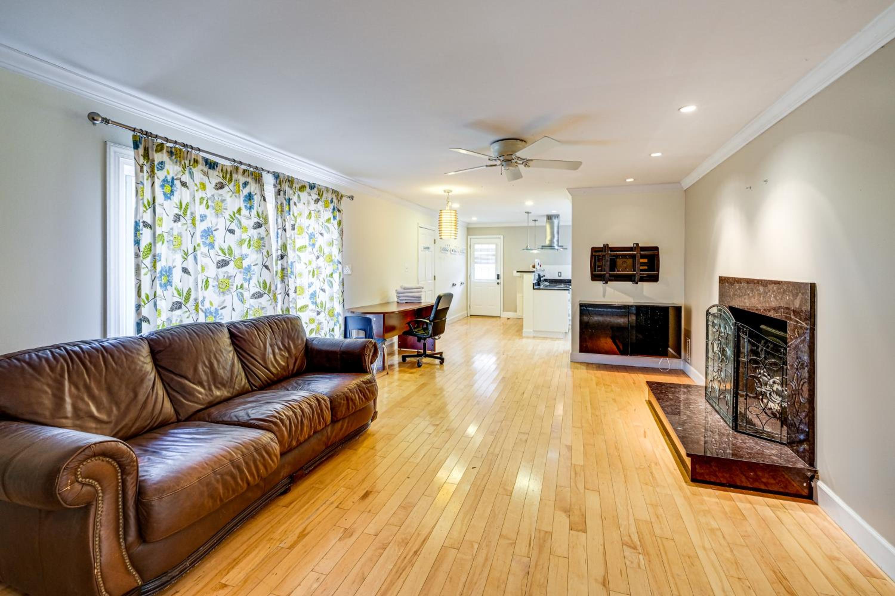 Serene and Spacious! Family-Friendly Catharpin Home