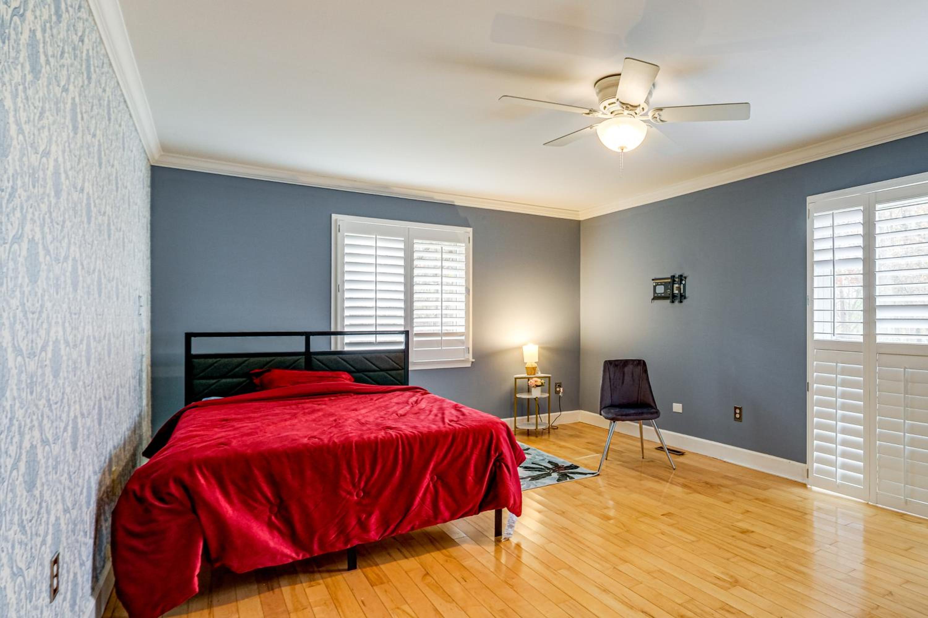 Serene and Spacious! Family-Friendly Catharpin Home