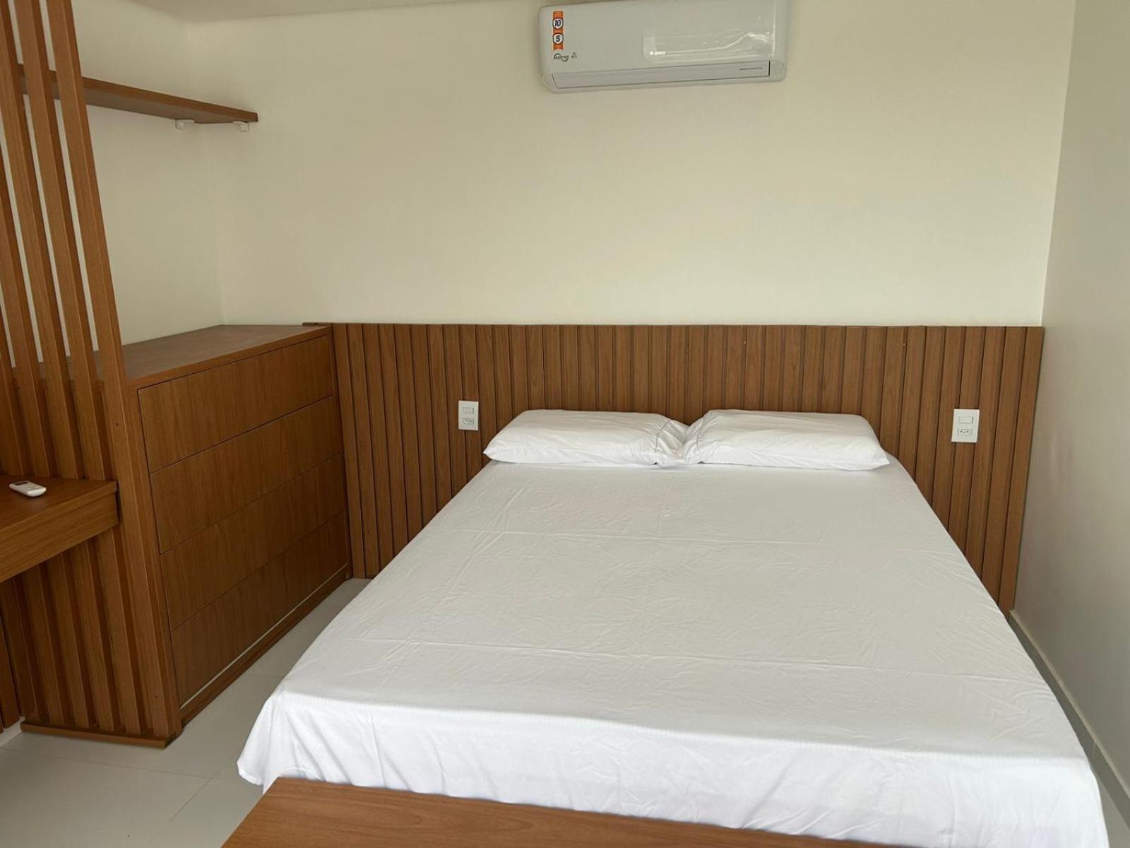 Cobertura pé na areia, 3 suítes e área externa