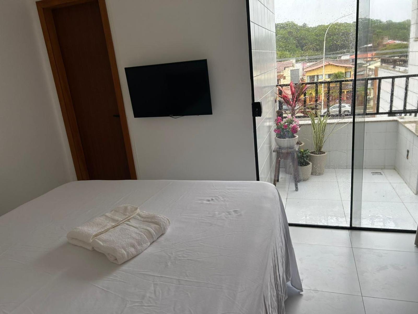 Cobertura pé na areia, 3 suítes e área externa