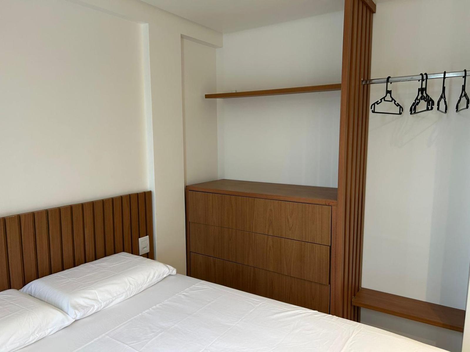 Cobertura pé na areia, 3 suítes e área externa