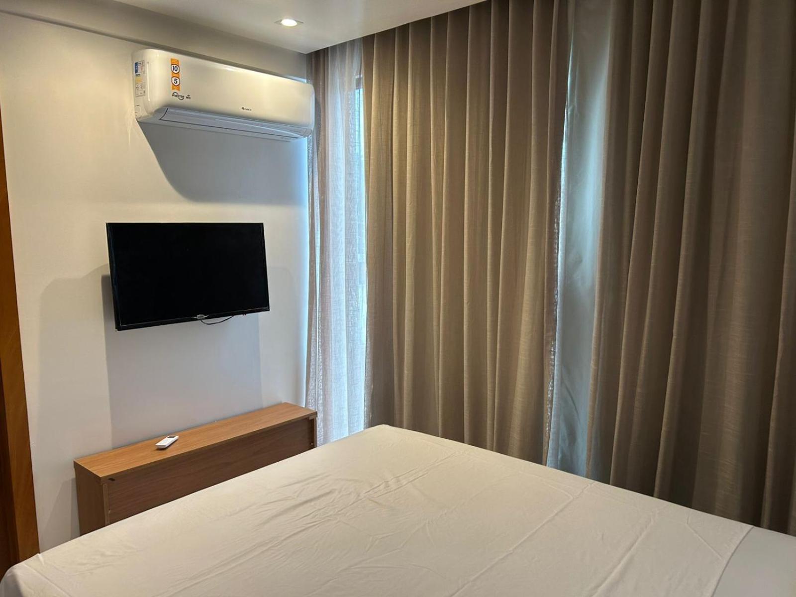 Cobertura pé na areia, 3 suítes e área externa