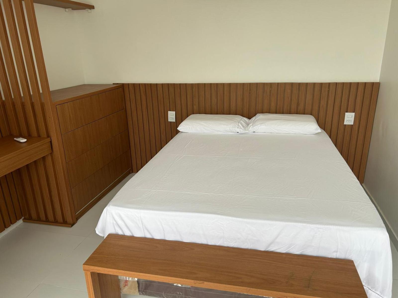 Cobertura pé na areia, 3 suítes e área externa
