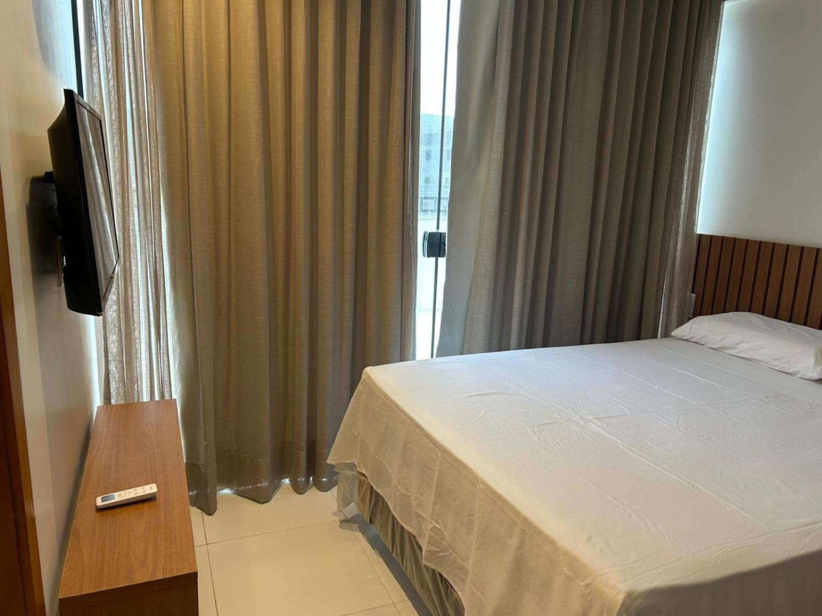 Cobertura pé na areia, 3 suítes e área externa