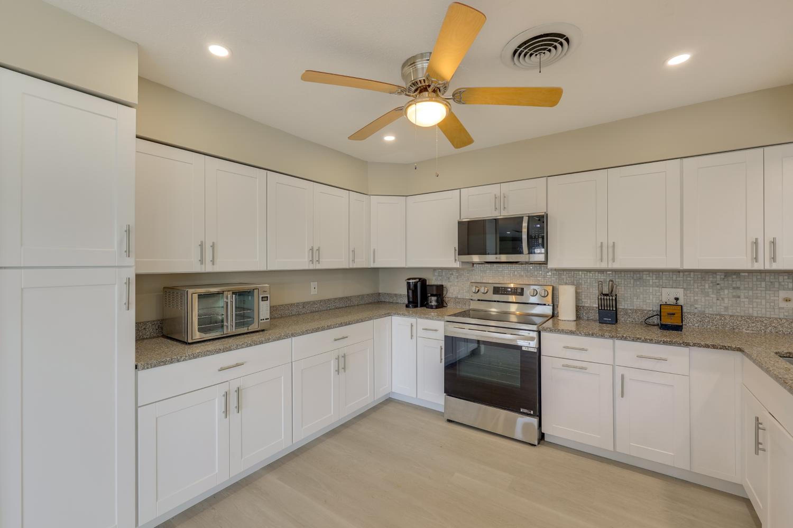 Waterfront Punta Gorda Paradise Dock and Pool!
