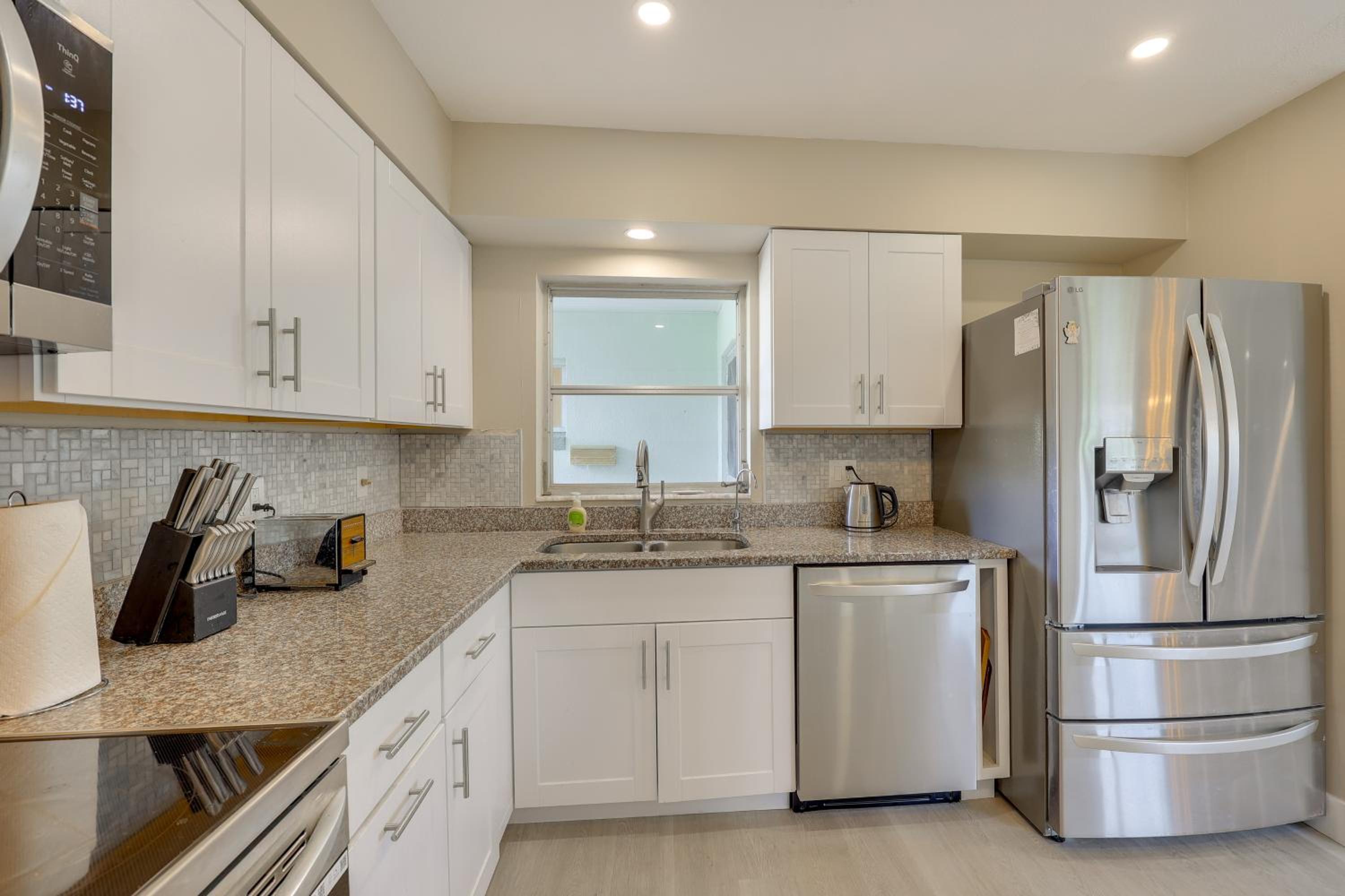 Waterfront Punta Gorda Paradise Dock and Pool!