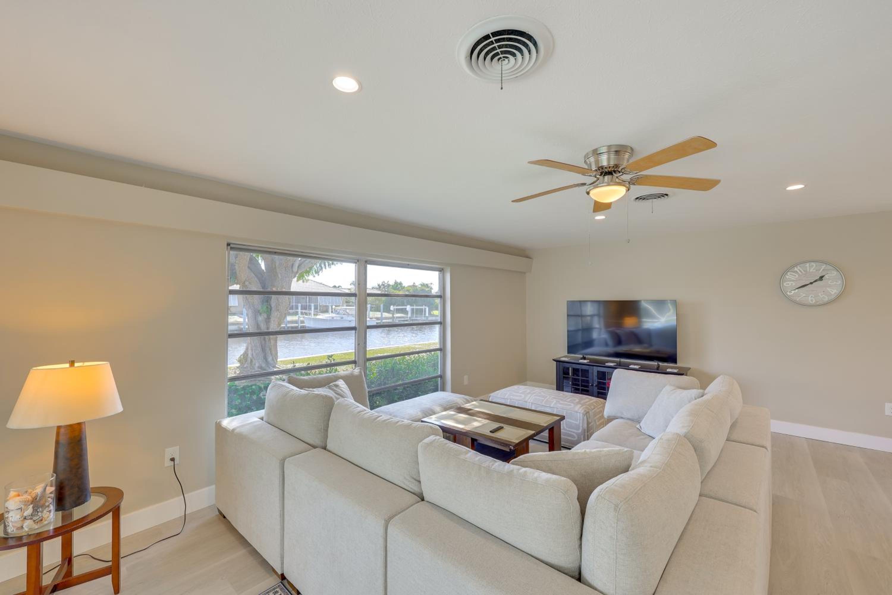 Waterfront Punta Gorda Paradise Dock and Pool!