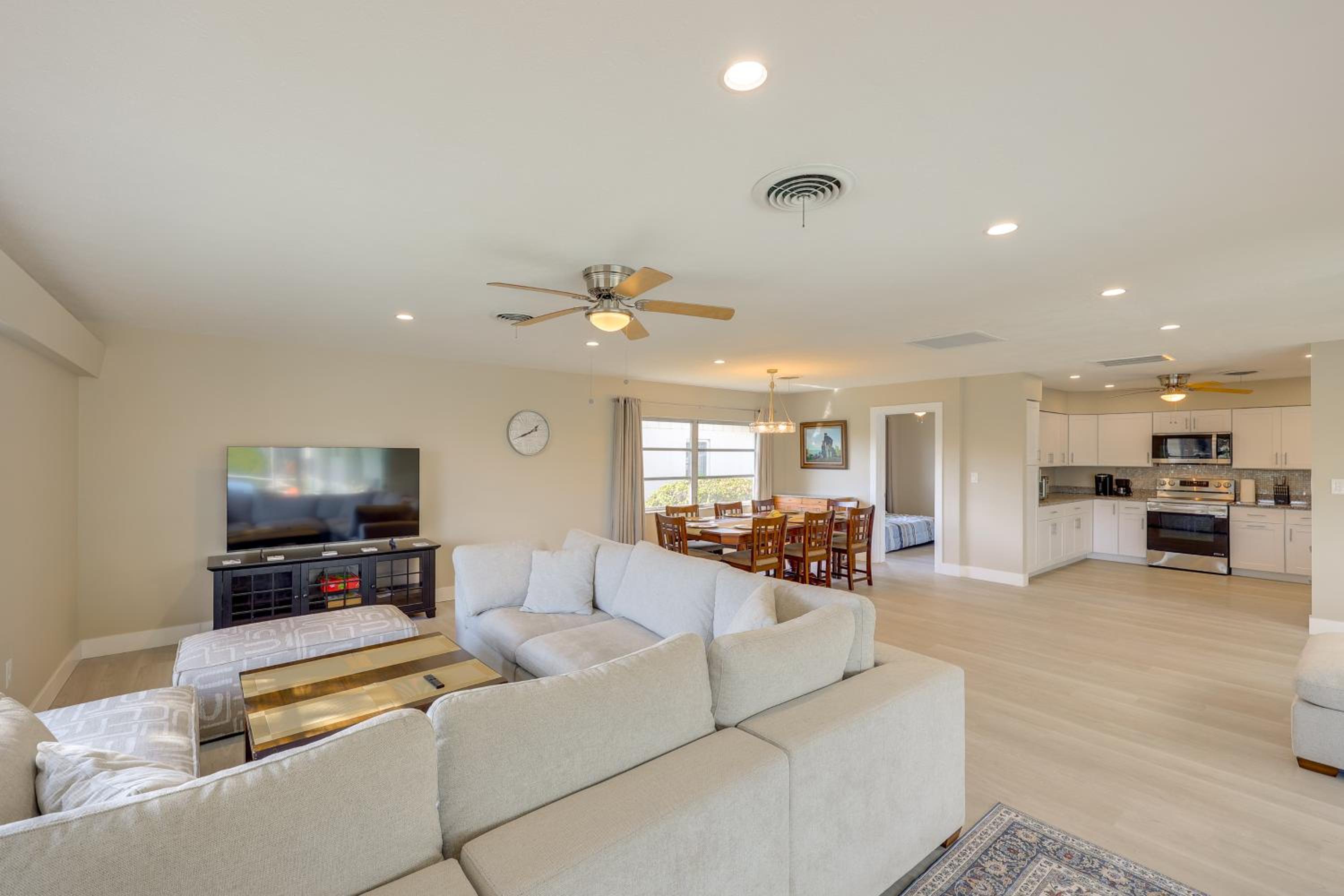 Waterfront Punta Gorda Paradise Dock and Pool!