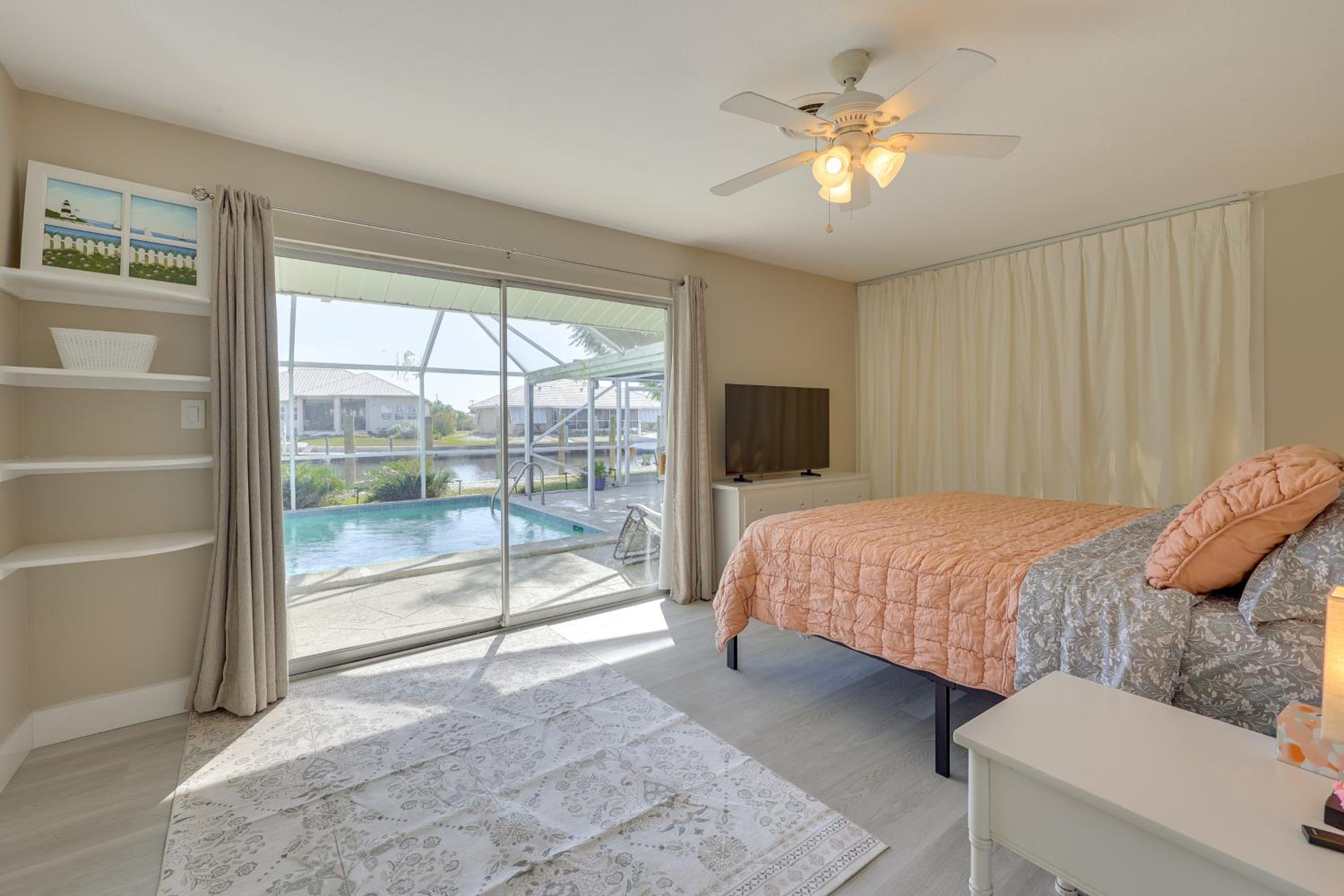 Waterfront Punta Gorda Paradise Dock and Pool!