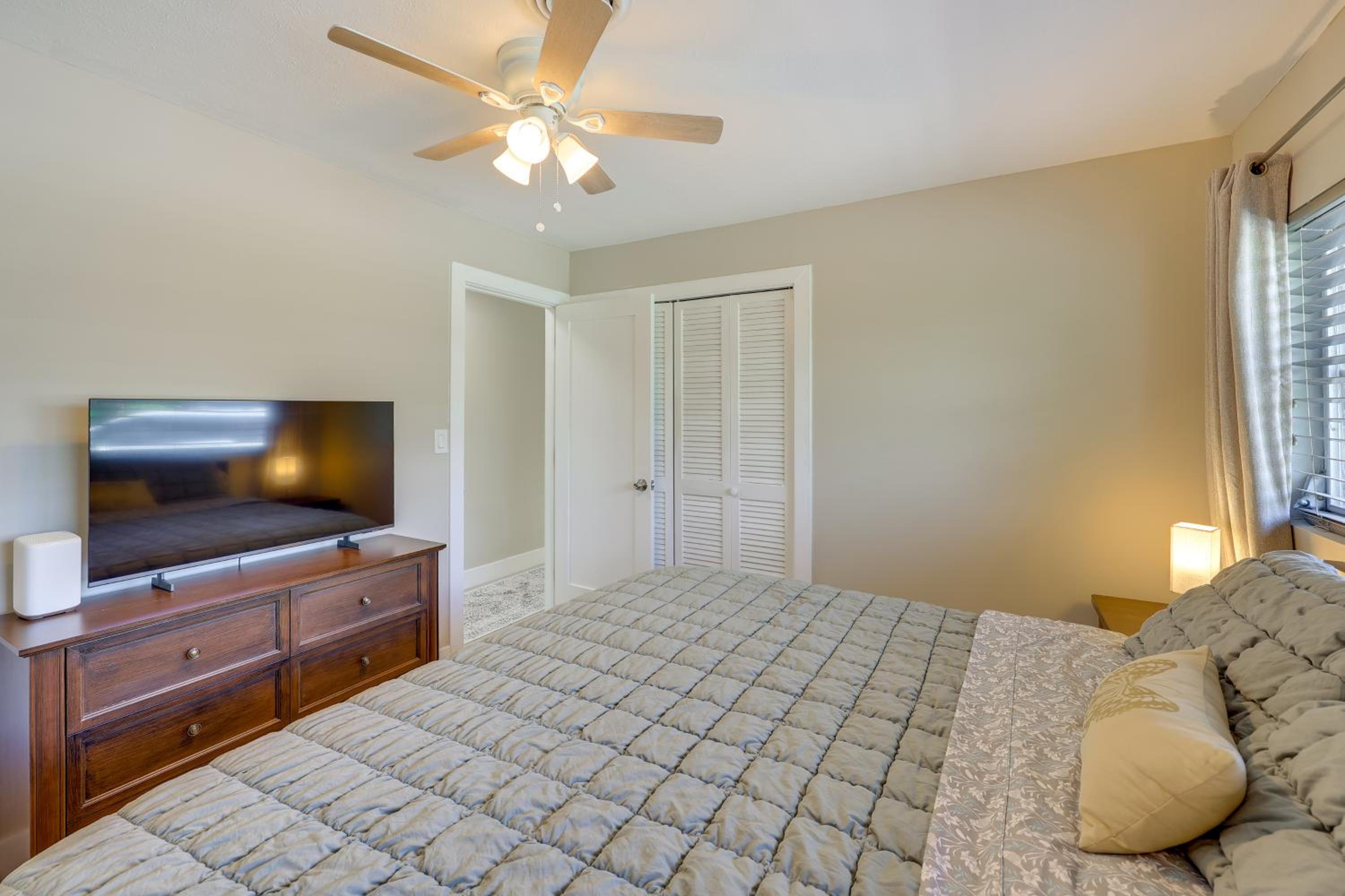 Waterfront Punta Gorda Paradise Dock and Pool!