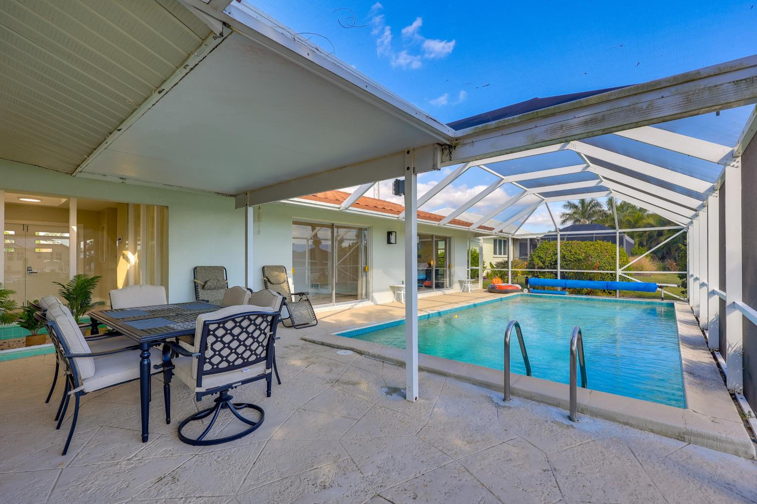 Waterfront Punta Gorda Paradise Dock and Pool!