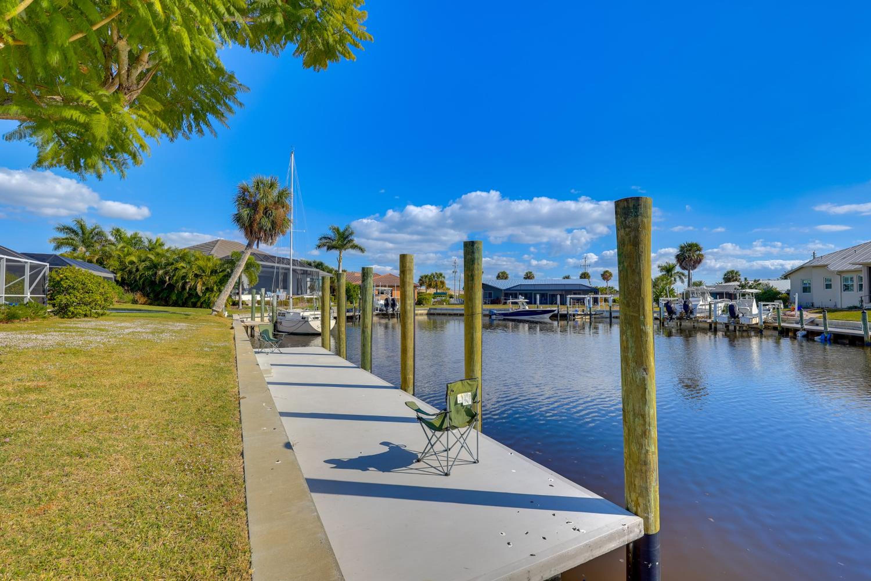Waterfront Punta Gorda Paradise Dock and Pool!
