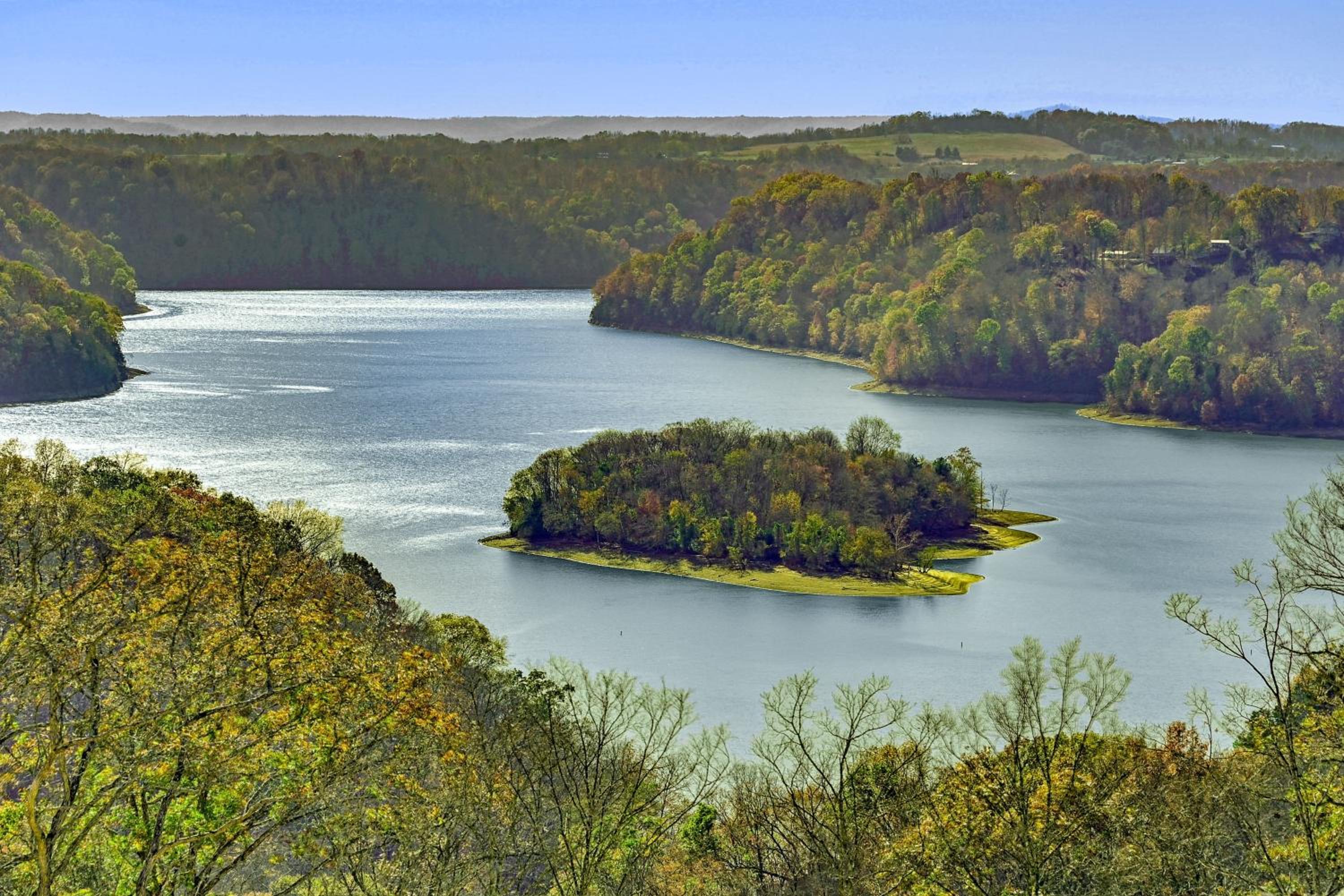 A Hidden Gem! Couples Escape with Dale Hollow Views