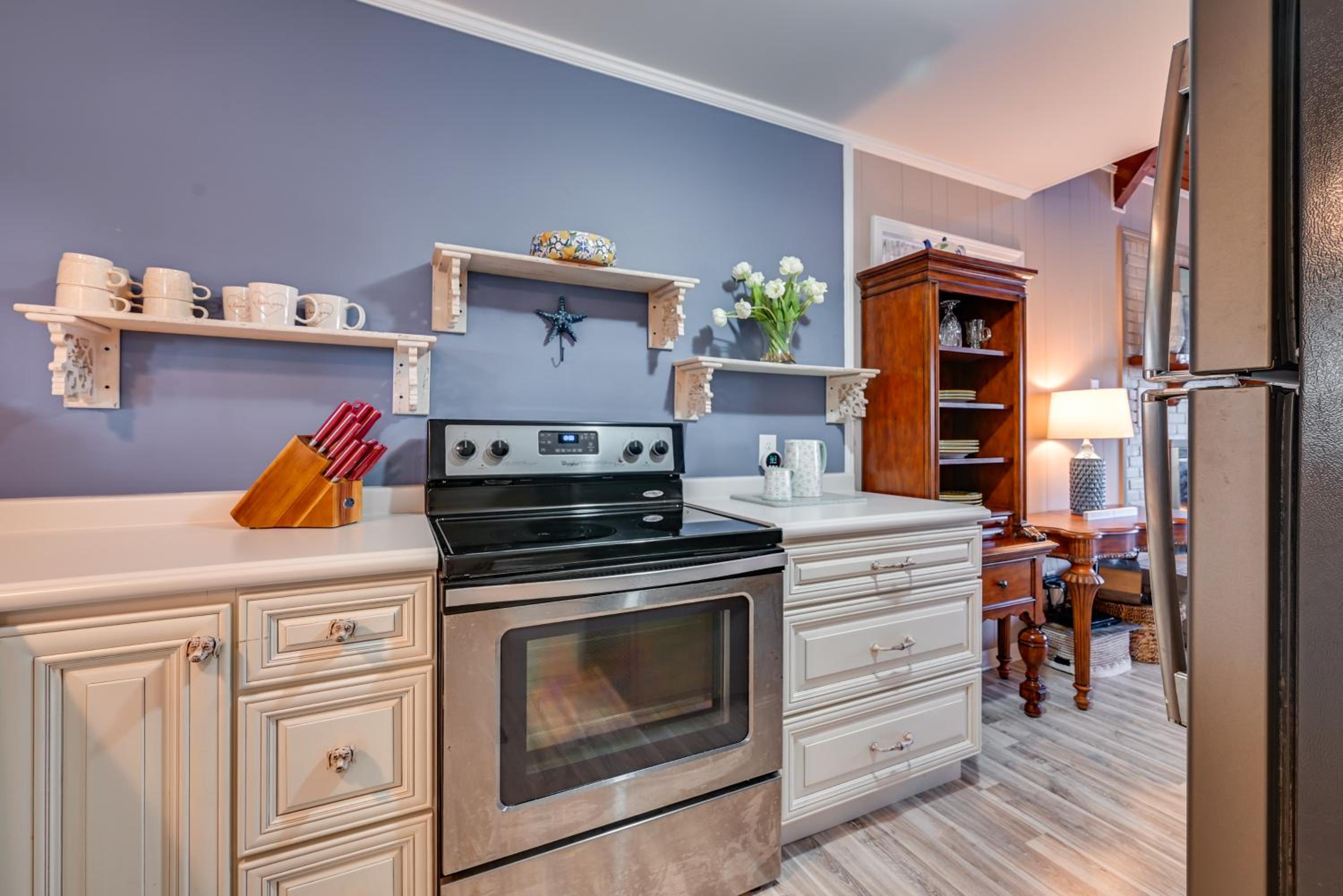 A Hidden Gem! Couples Escape with Dale Hollow Views