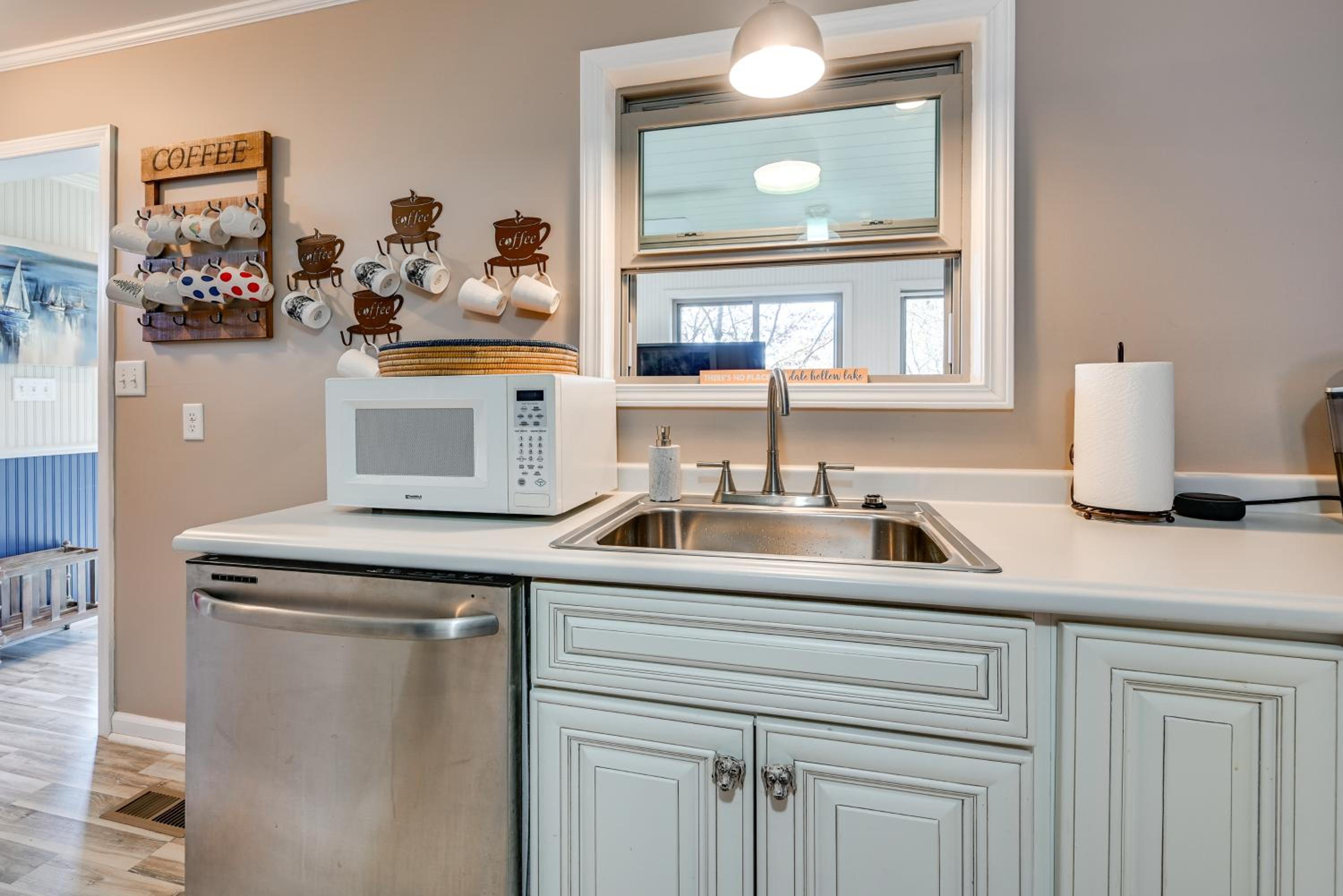 A Hidden Gem! Couples Escape with Dale Hollow Views