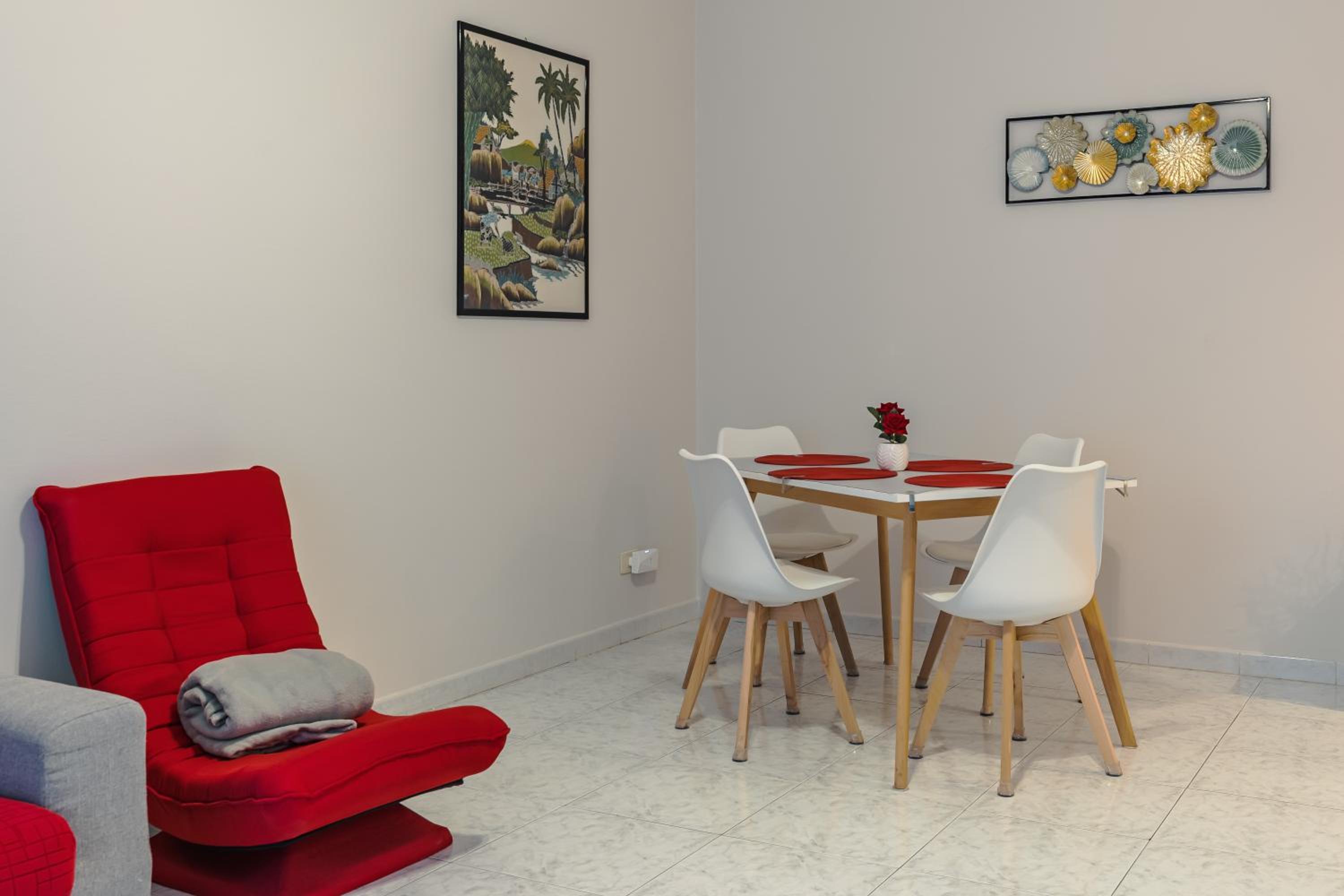 Raf Rhome Seaside - Center 200m to the Sea