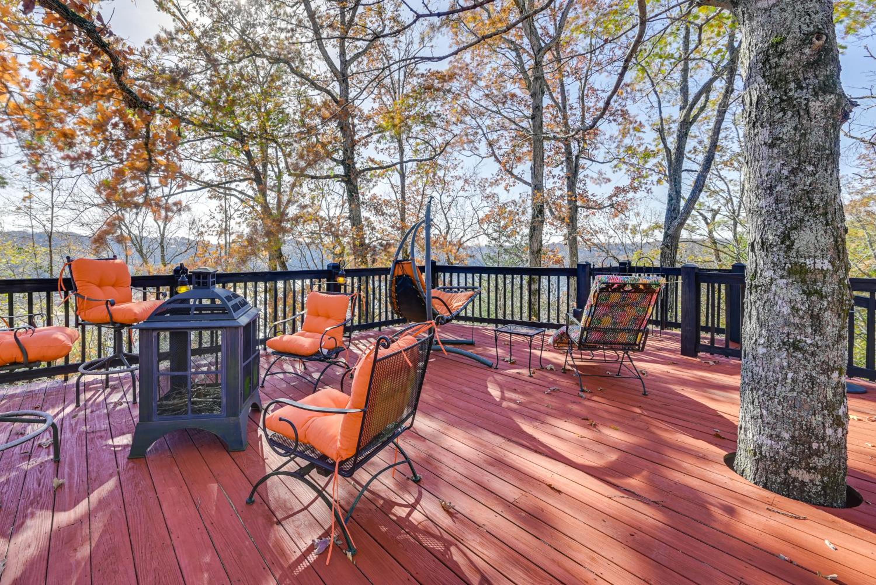 A Hidden Gem! Couples Escape with Dale Hollow Views