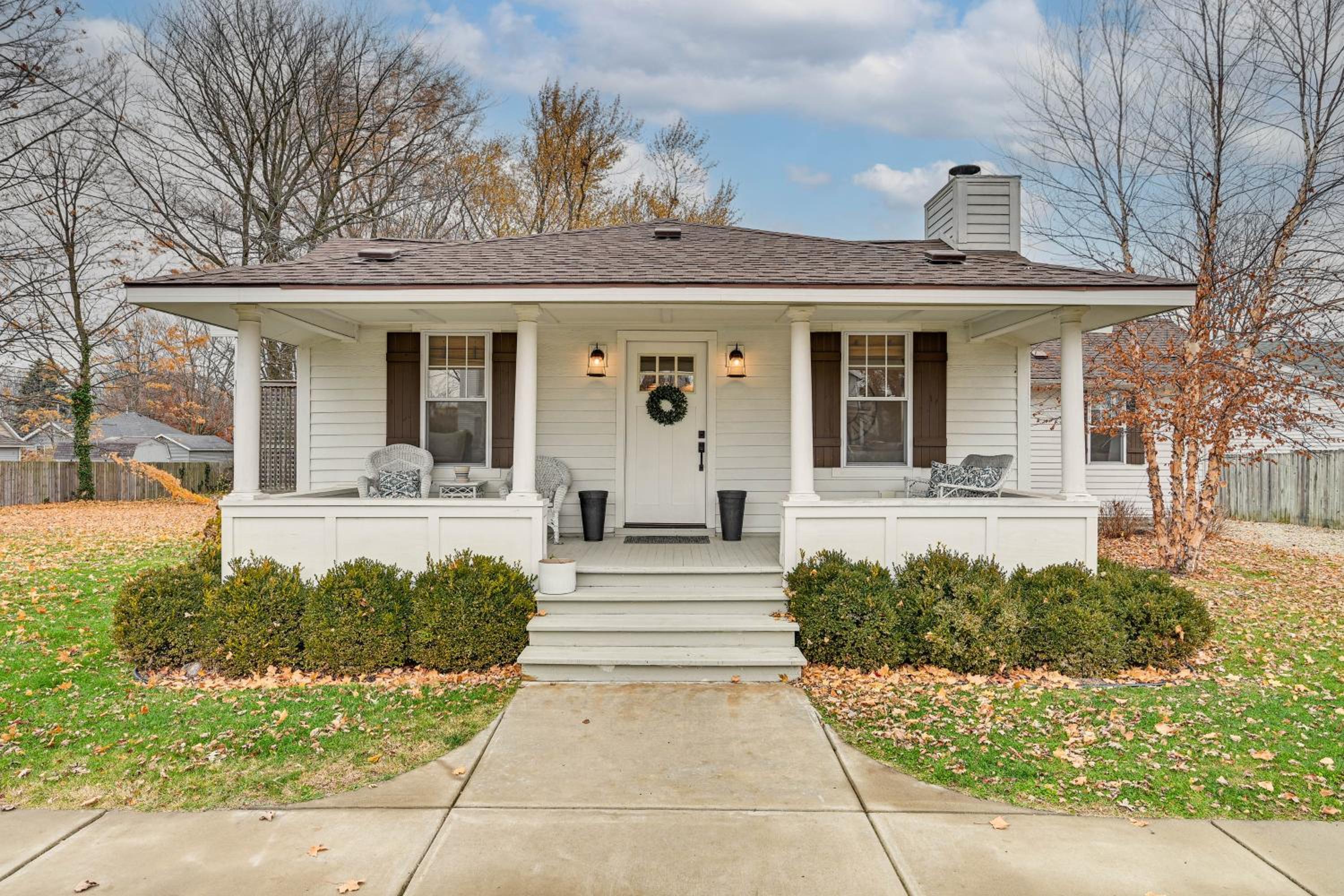 Steps to Elm St Gorgeous Double-Lot Getaway