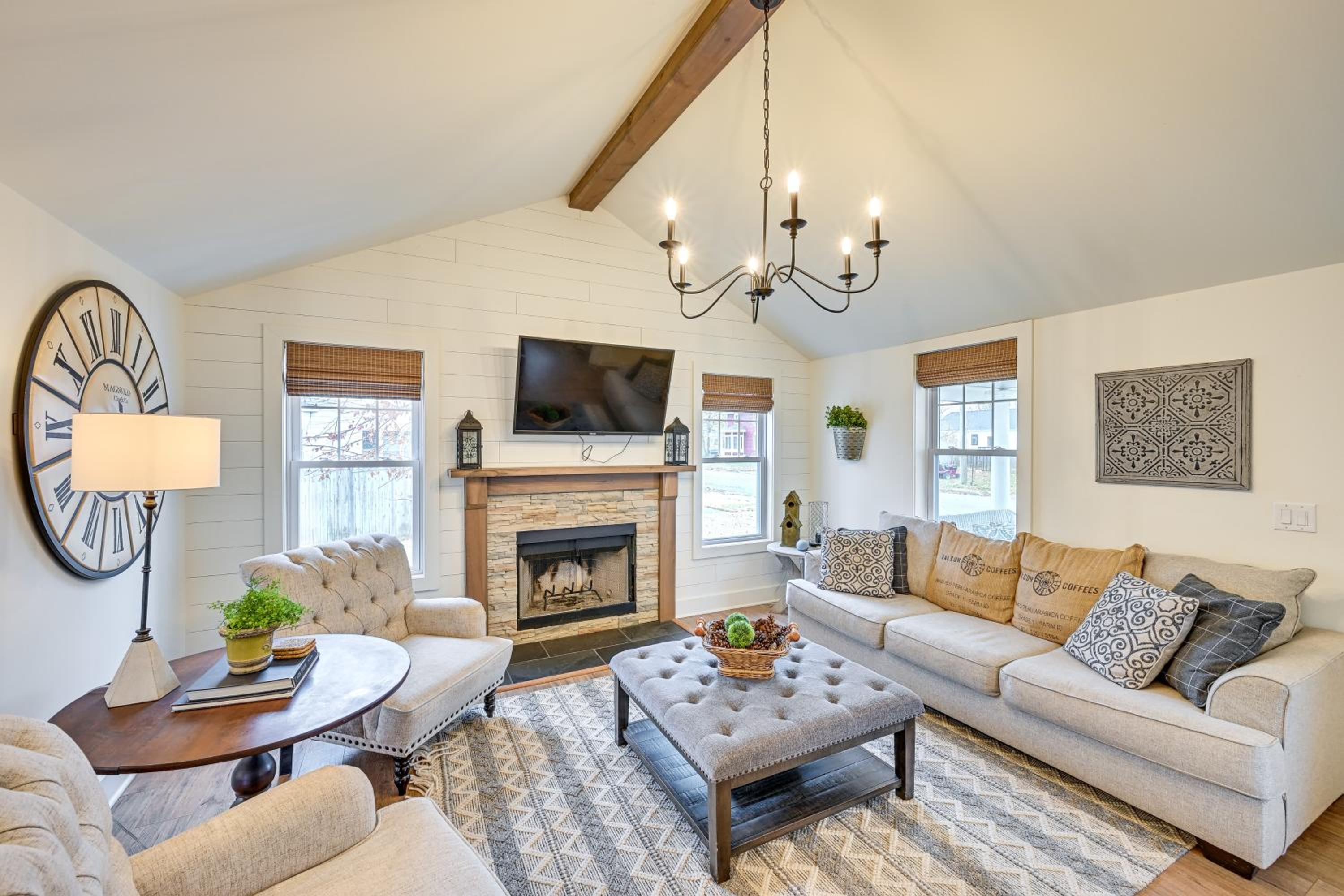 Steps to Elm St Gorgeous Double-Lot Getaway