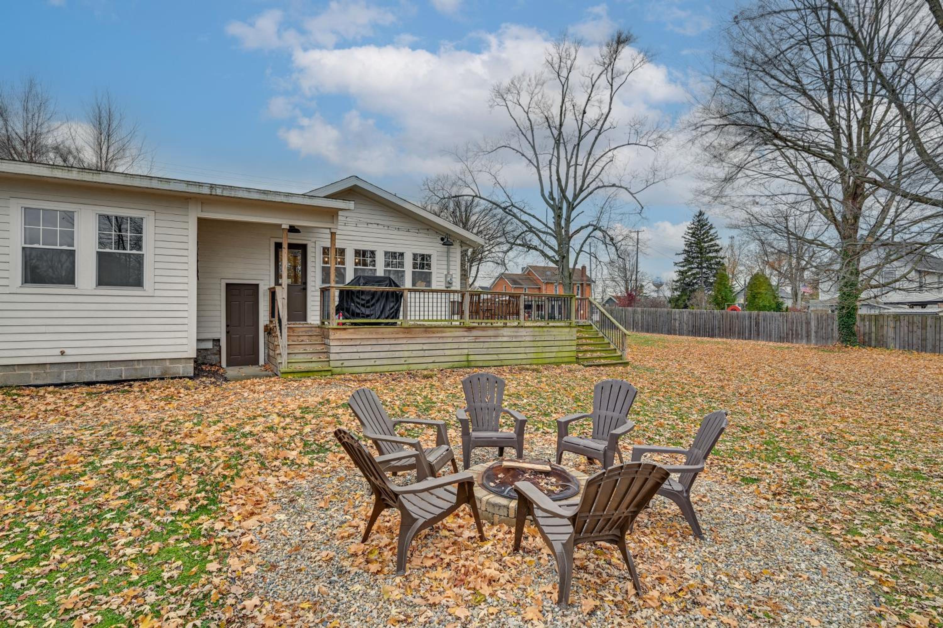Steps to Elm St Gorgeous Double-Lot Getaway