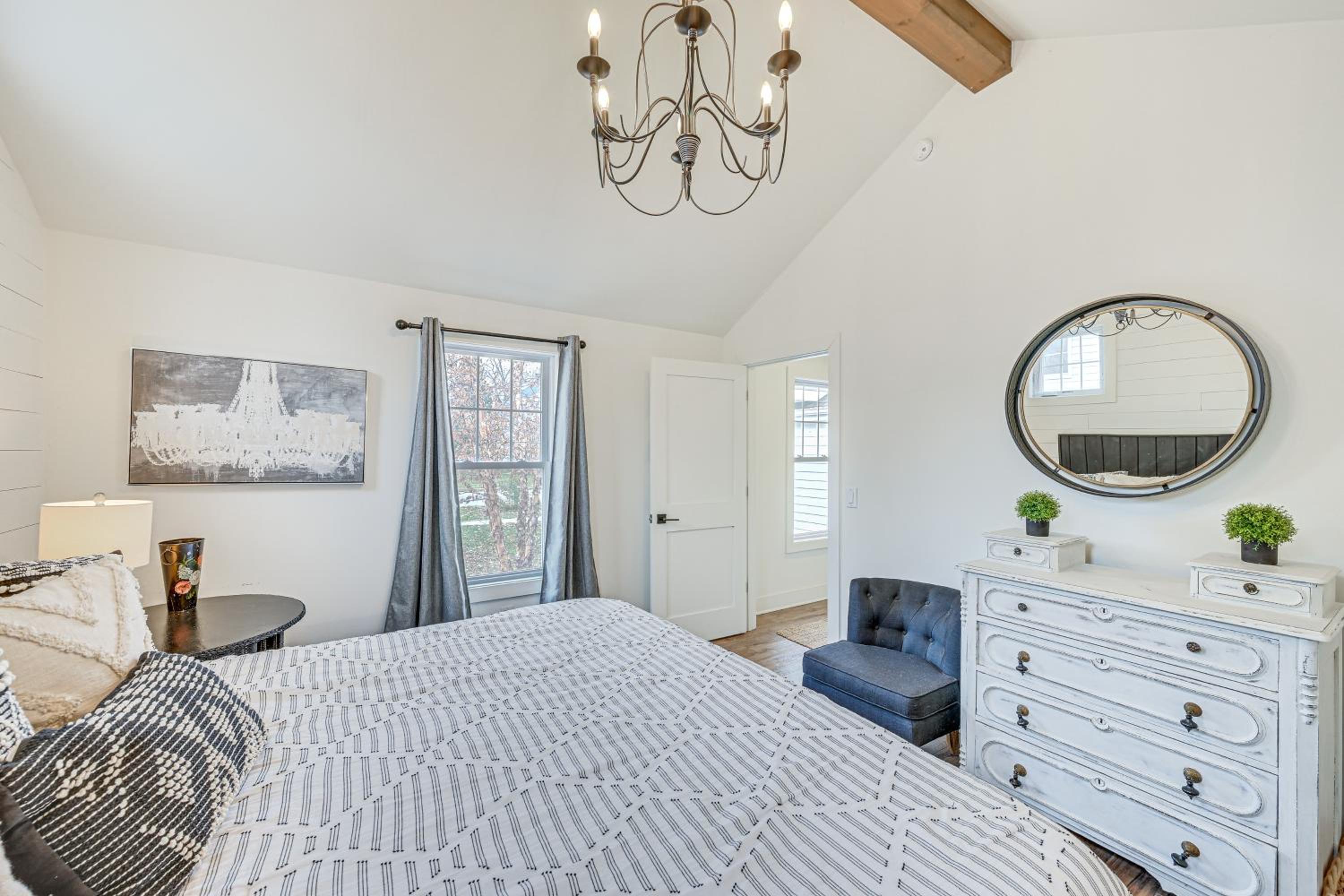 Steps to Elm St Gorgeous Double-Lot Getaway