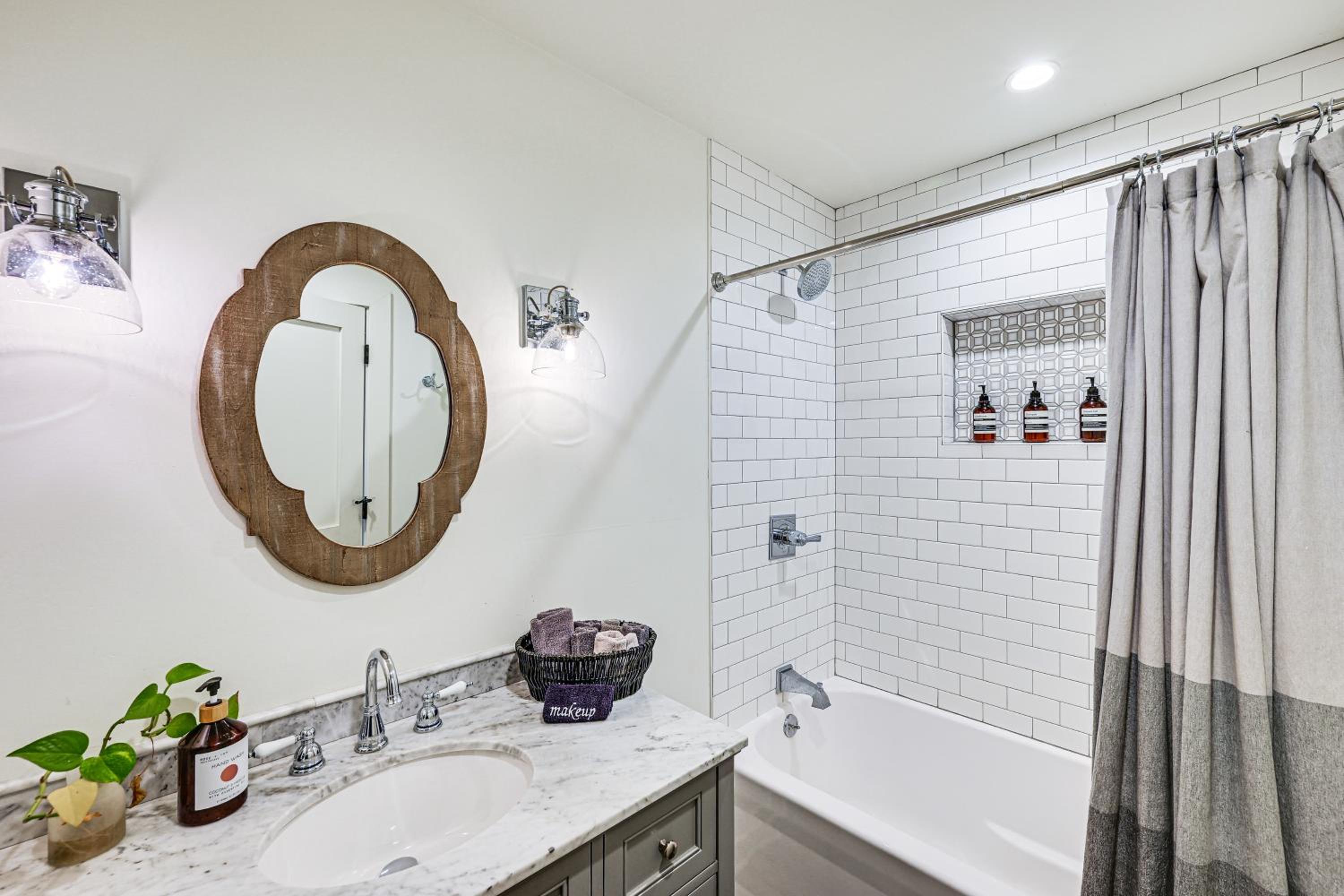 Steps to Elm St Gorgeous Double-Lot Getaway