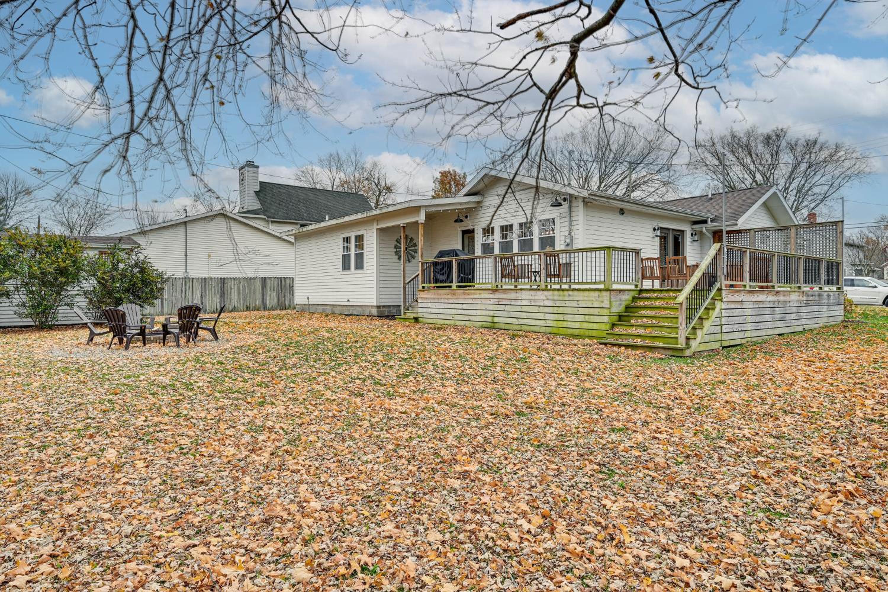 Steps to Elm St Gorgeous Double-Lot Getaway