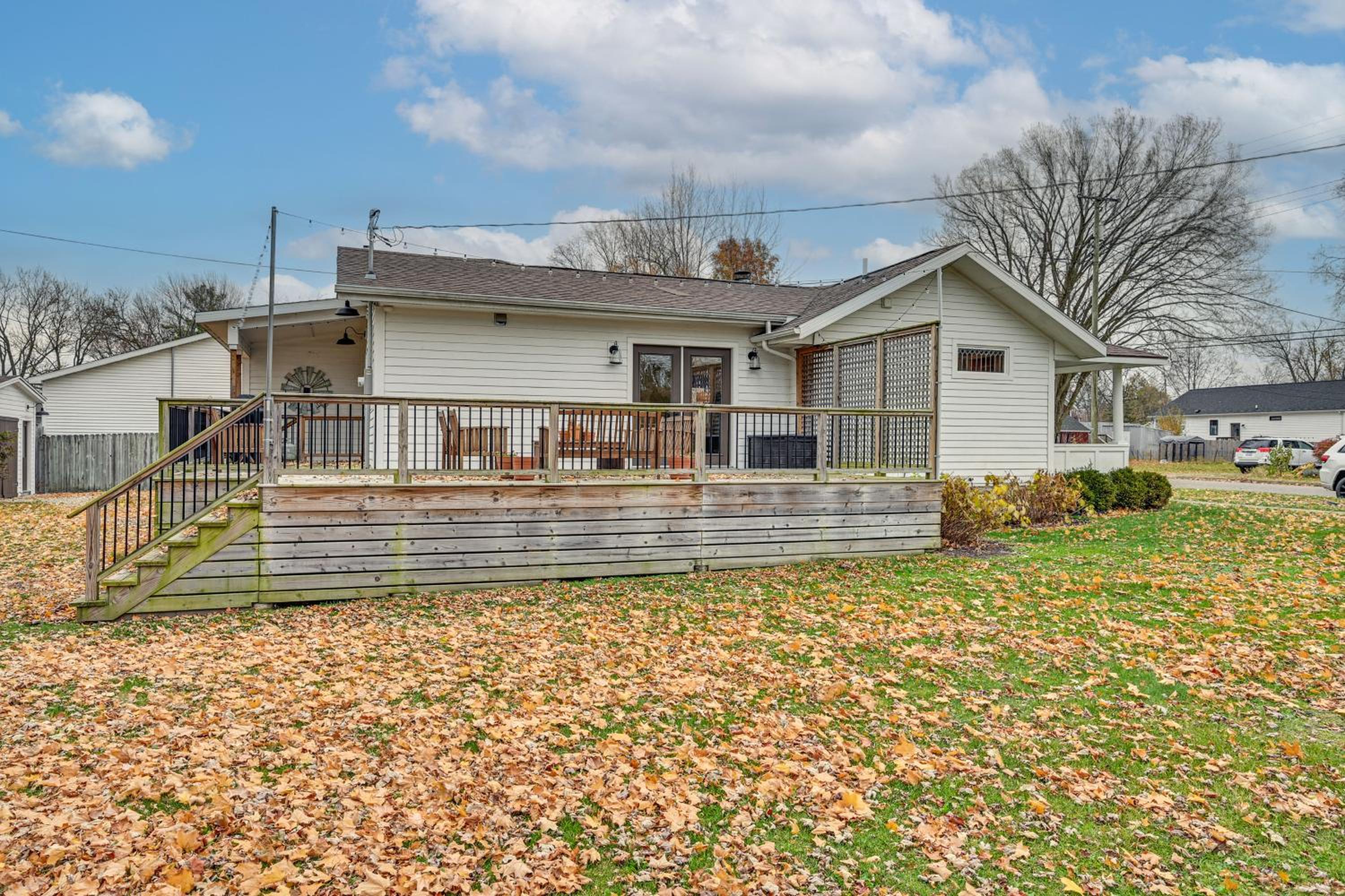 Steps to Elm St Gorgeous Double-Lot Getaway