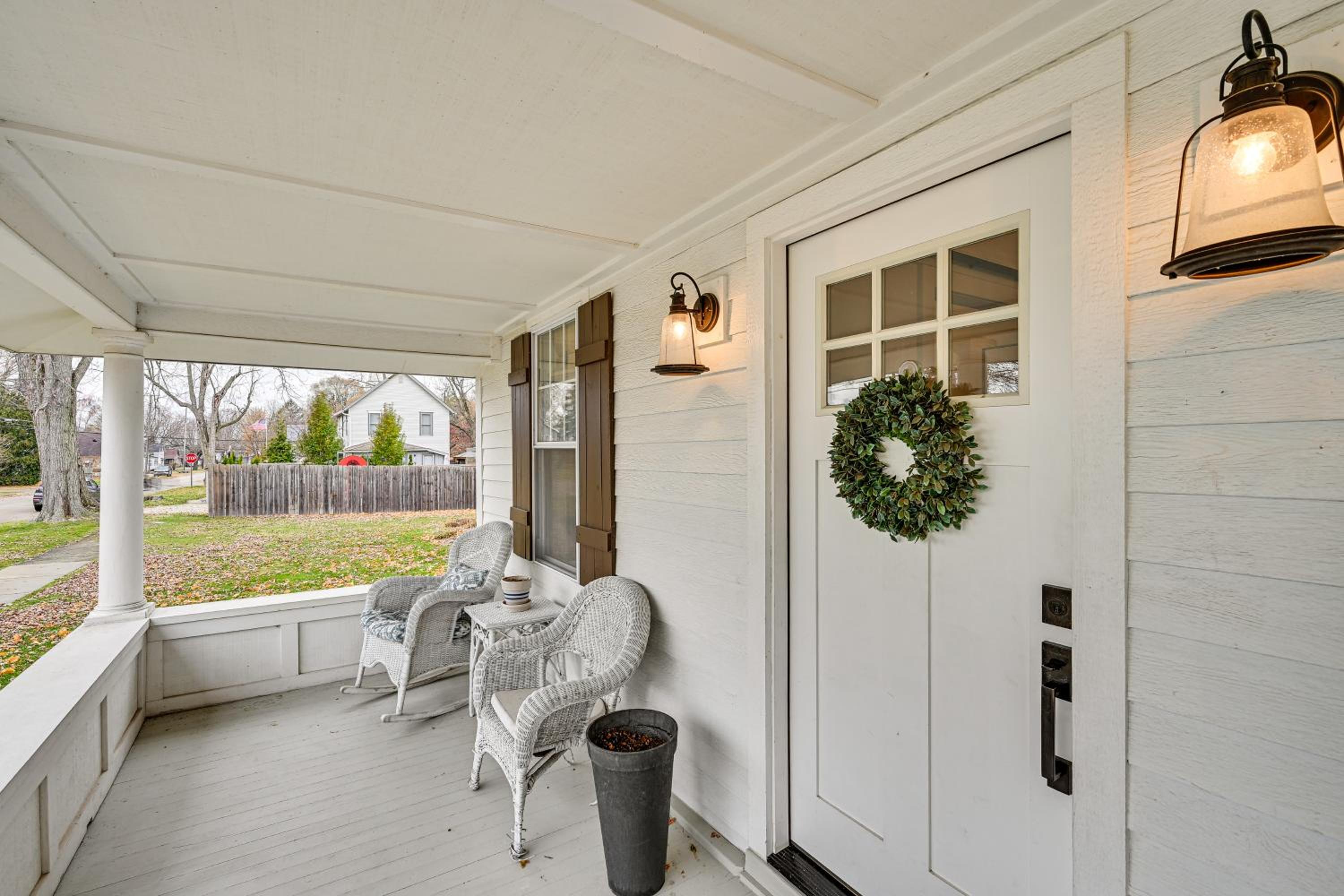 Steps to Elm St Gorgeous Double-Lot Getaway