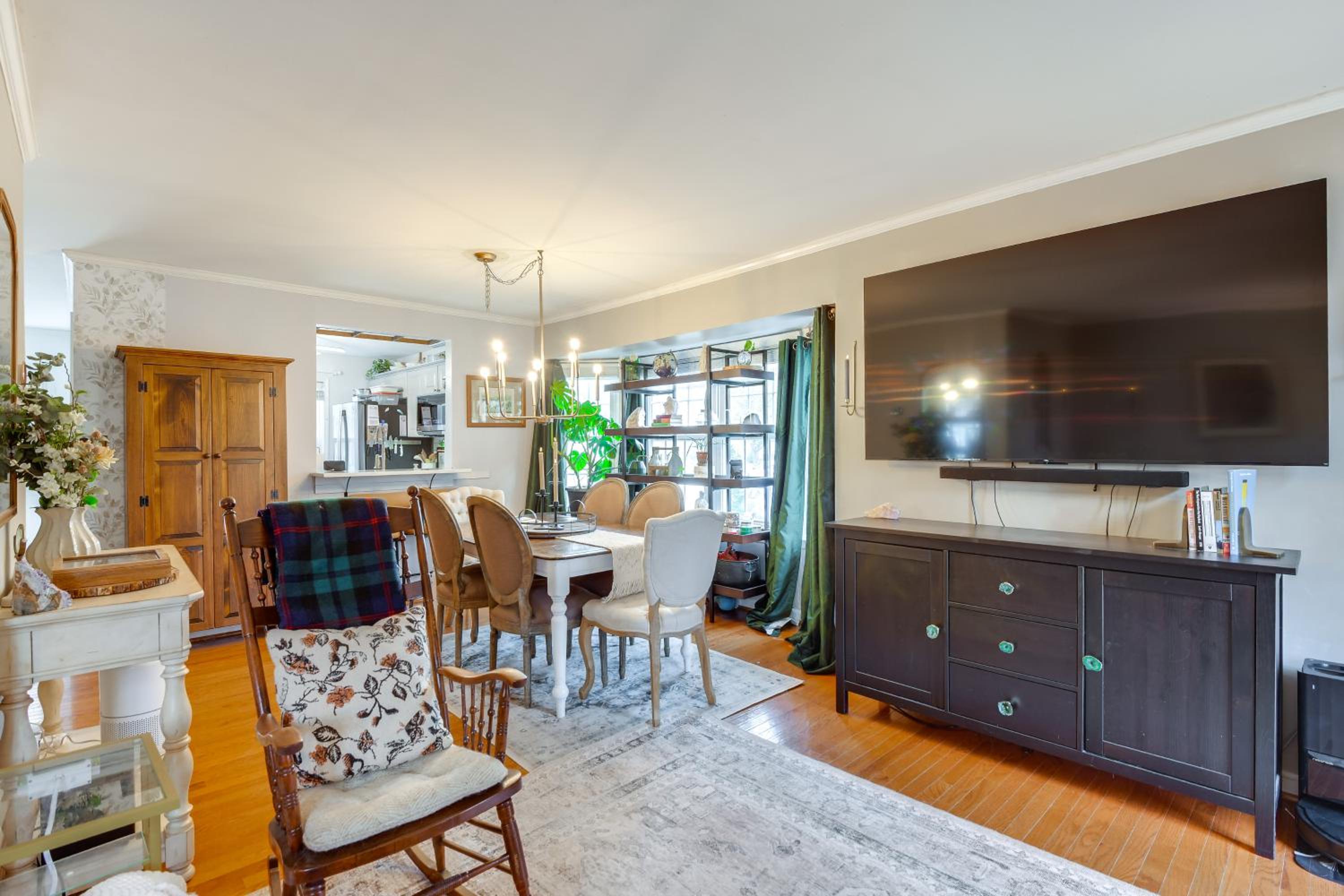 Tranquil Townhouse Retreat with Deck in Germantown!