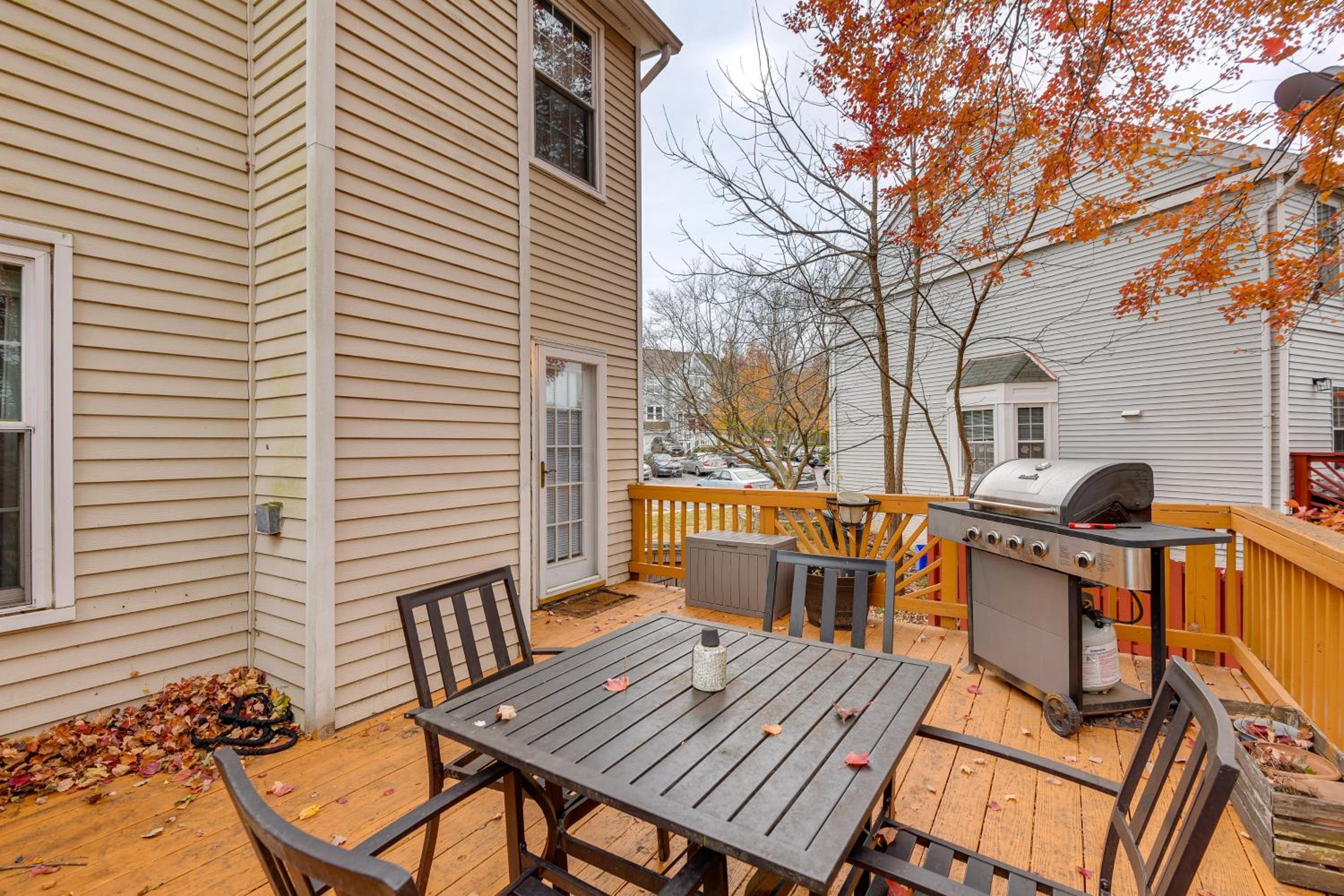 Tranquil Townhouse Retreat with Deck in Germantown!