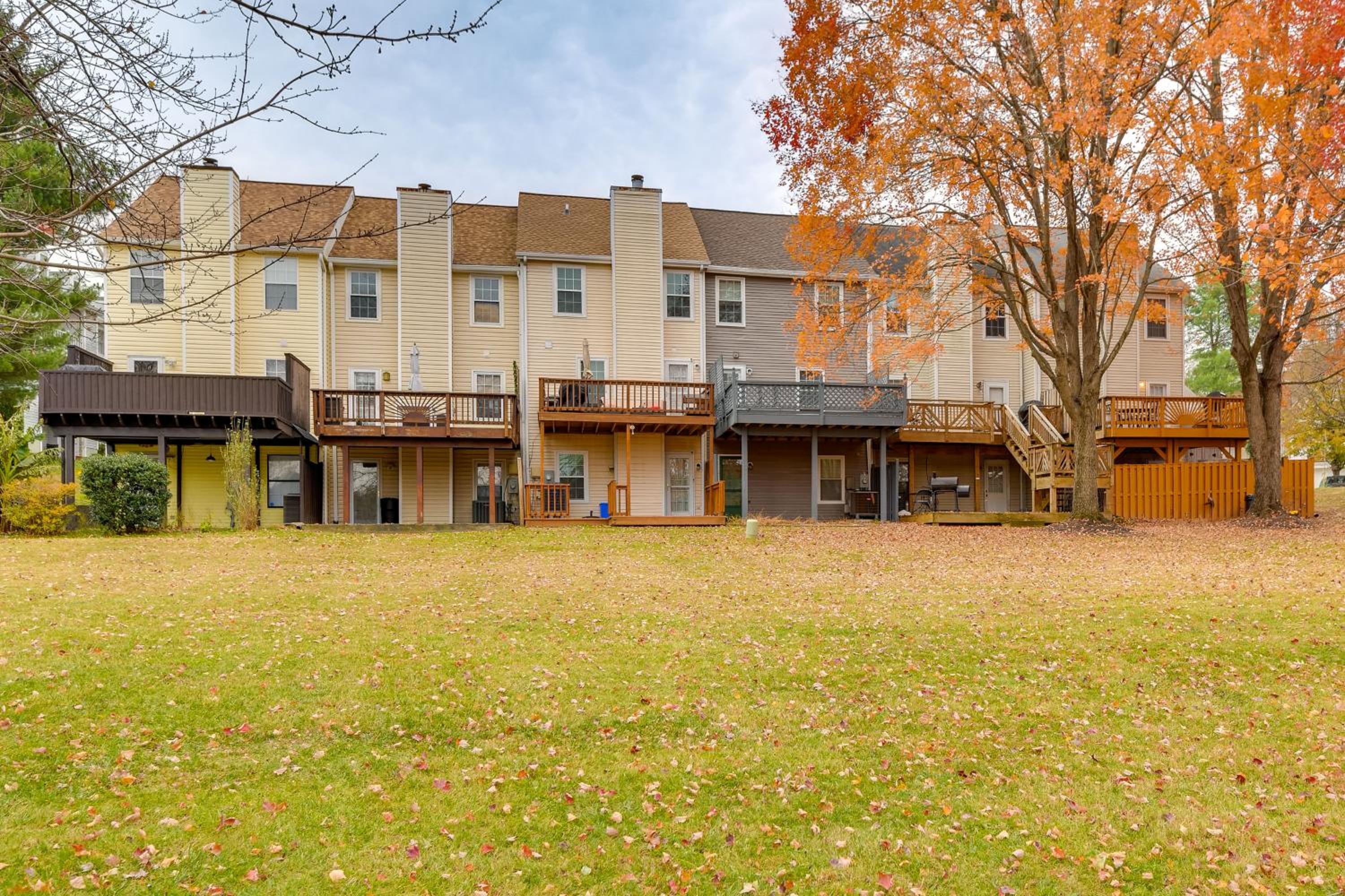 Tranquil Townhouse Retreat with Deck in Germantown!