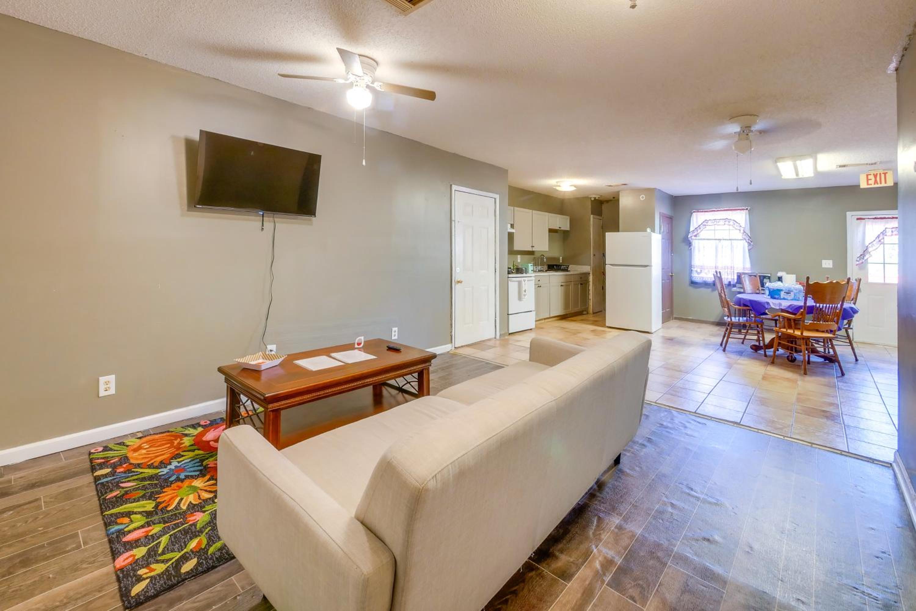 Rural Retreat in Fort Valley 8 Mi to Main Street!