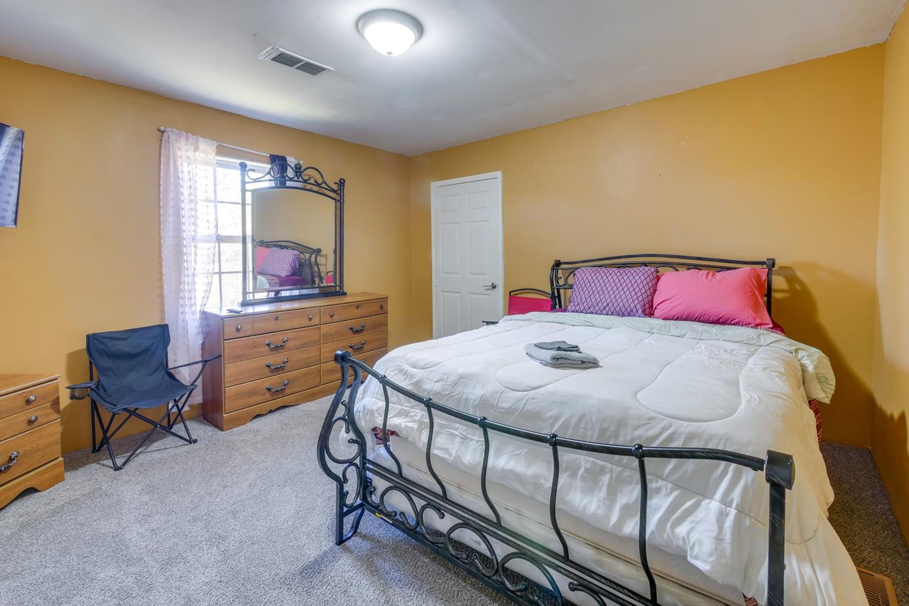 Great for Gatherings! Rural Fort Valley Retreat