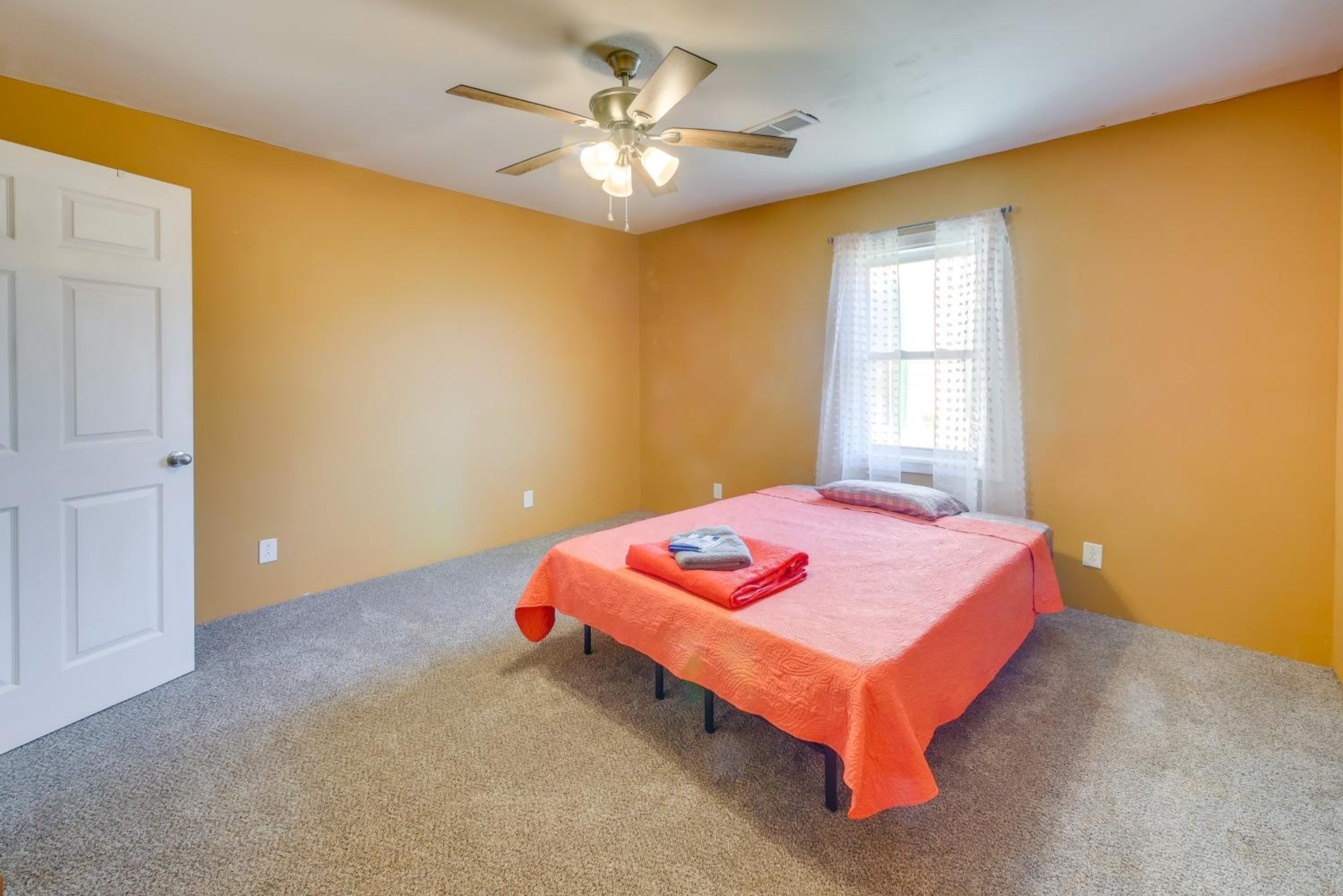 Great for Gatherings! Rural Fort Valley Retreat