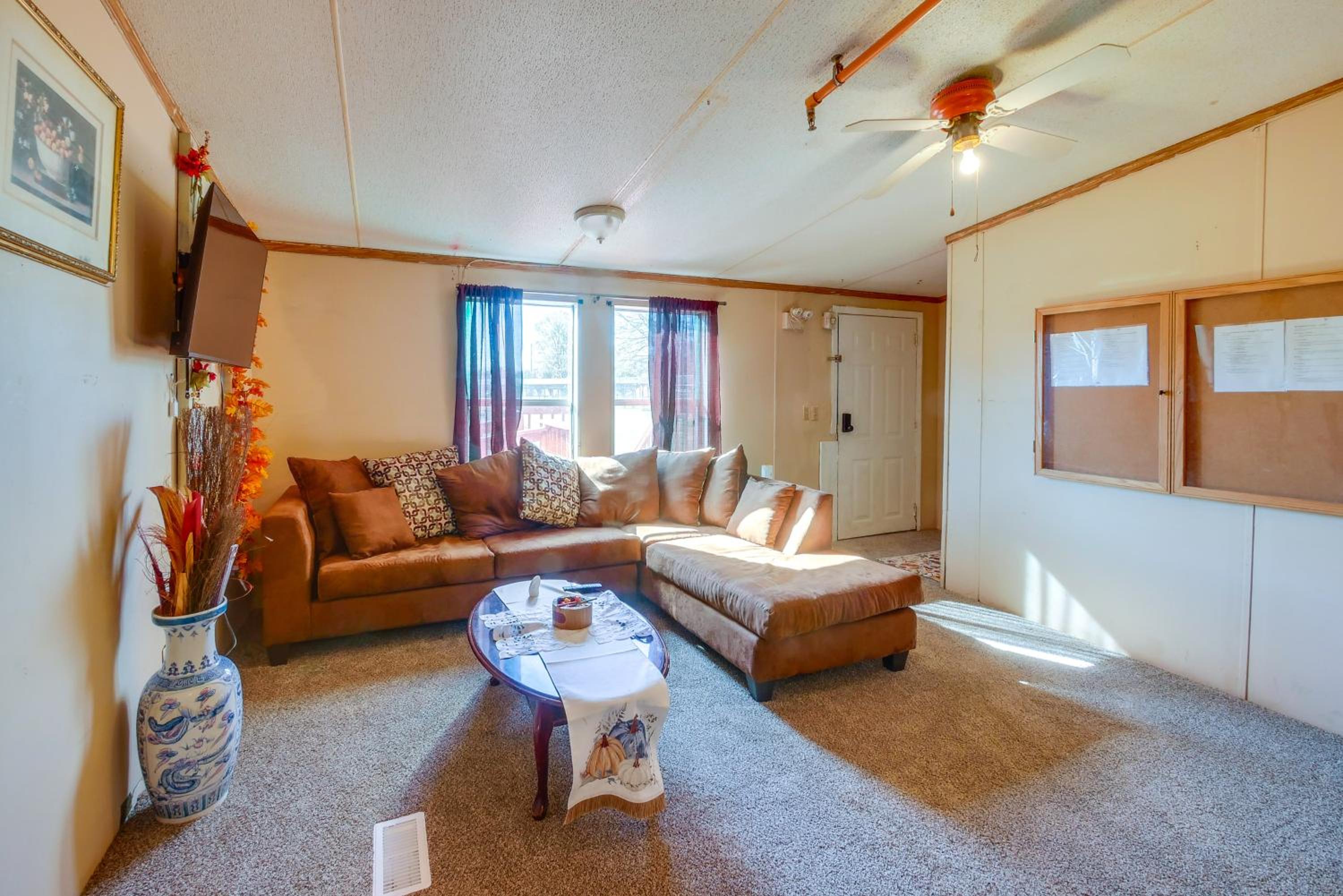 Close to Festivals and Rodeos! Fort Valley Apt