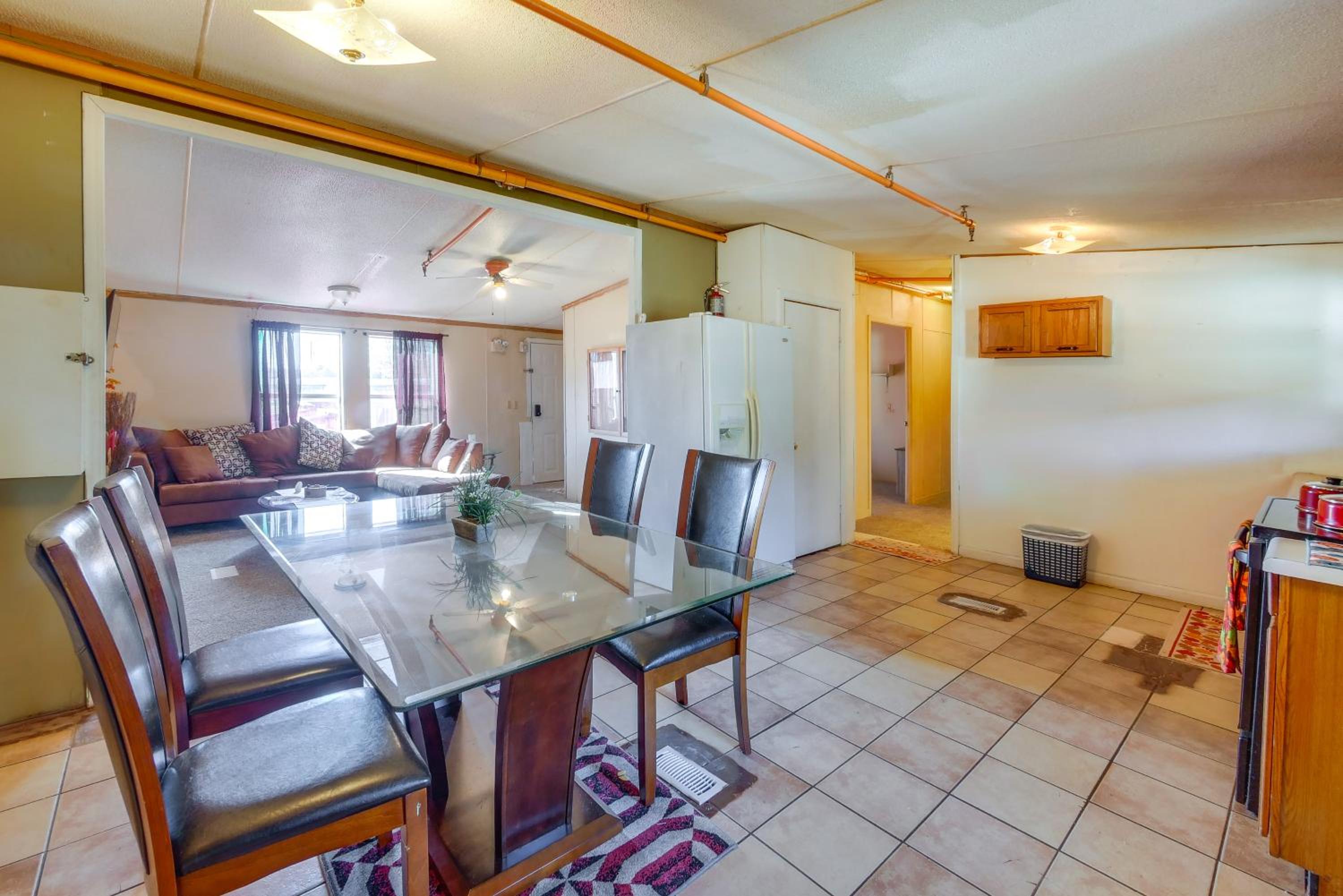 Close to Festivals and Rodeos! Fort Valley Apt