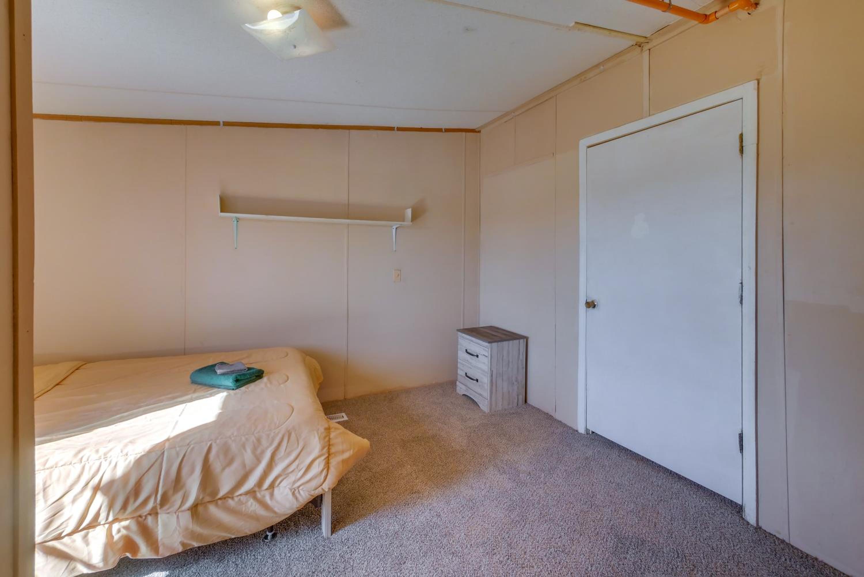 Close to Festivals and Rodeos! Fort Valley Apt