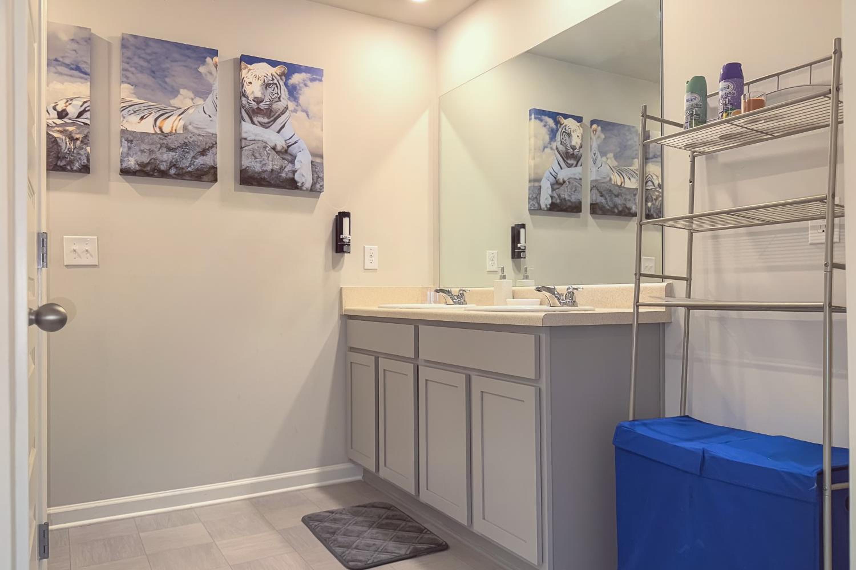 Pets Welcome! Family Townhome with Yard in Atlanta