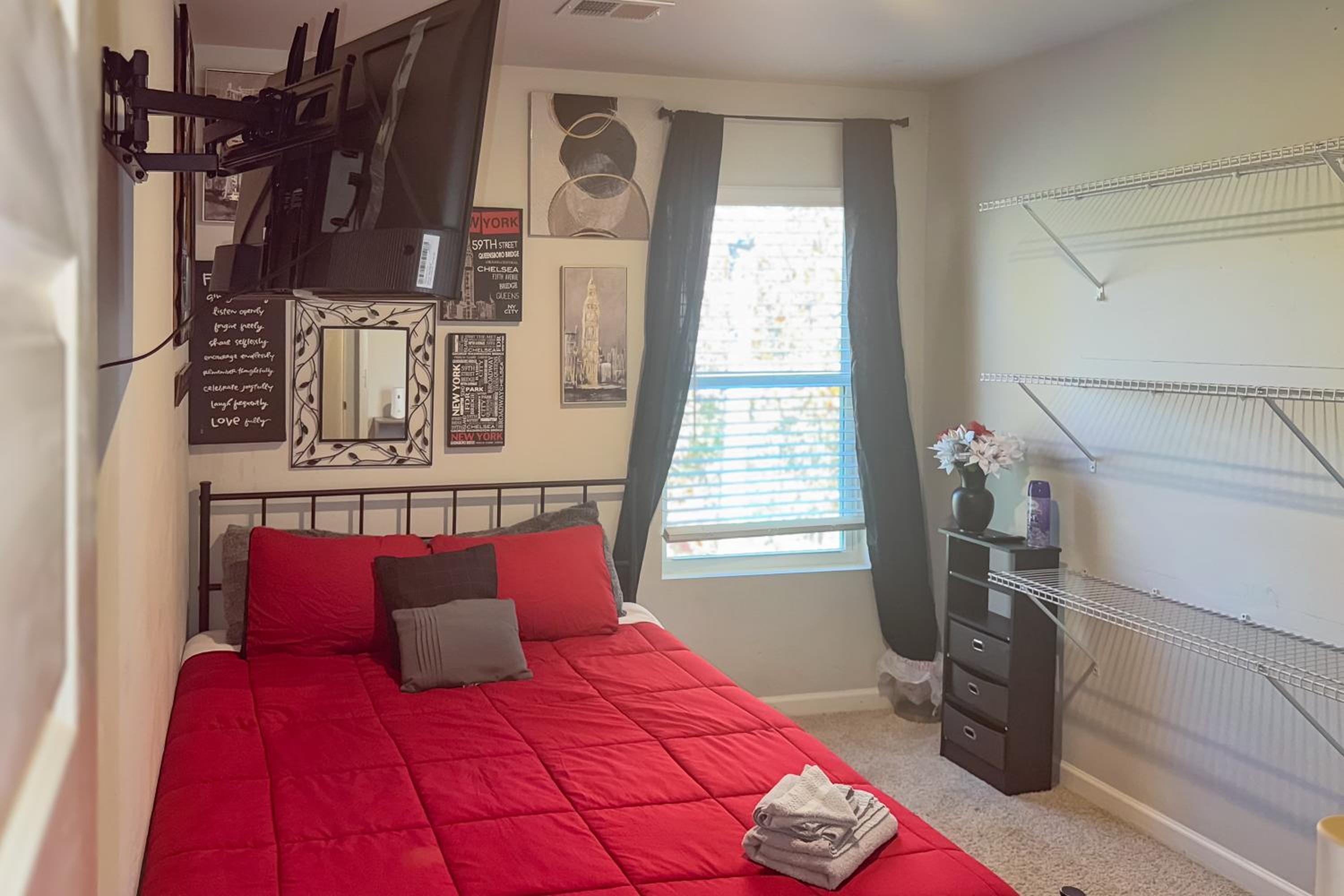 Pets Welcome! Family Townhome with Yard in Atlanta