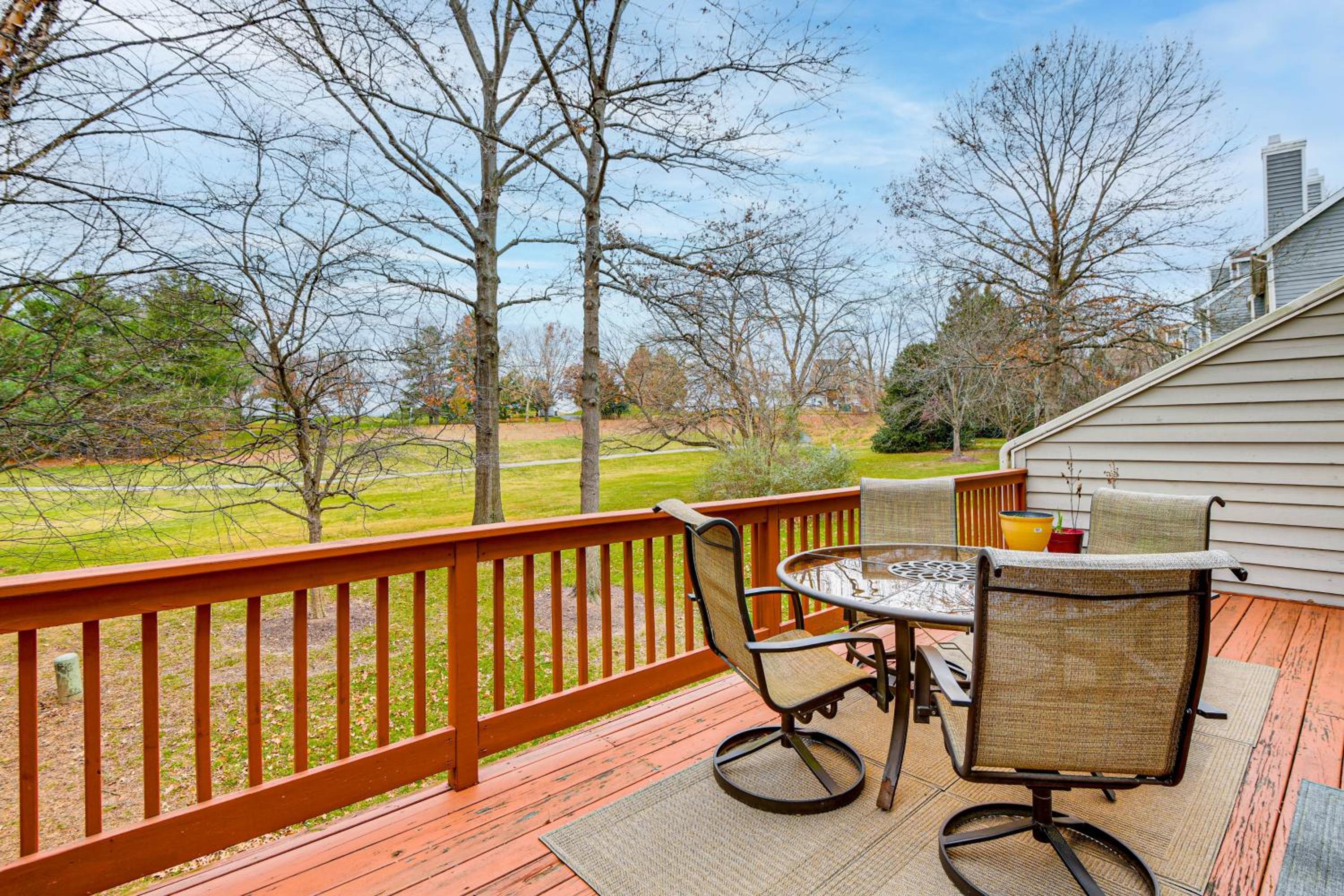 1 Mi to Centennial Park Gem with Golf Course Views