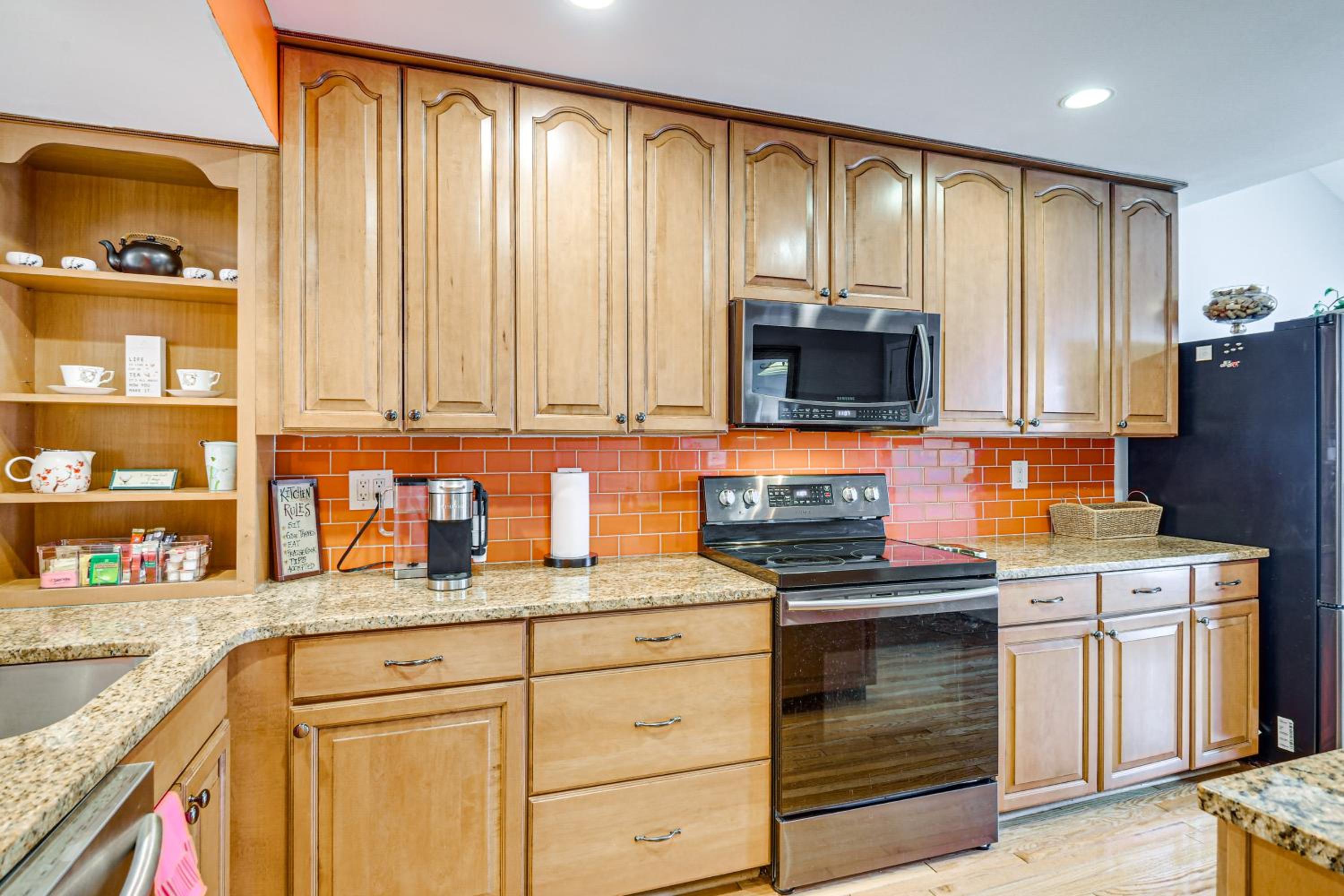 1 Mi to Centennial Park Gem with Golf Course Views