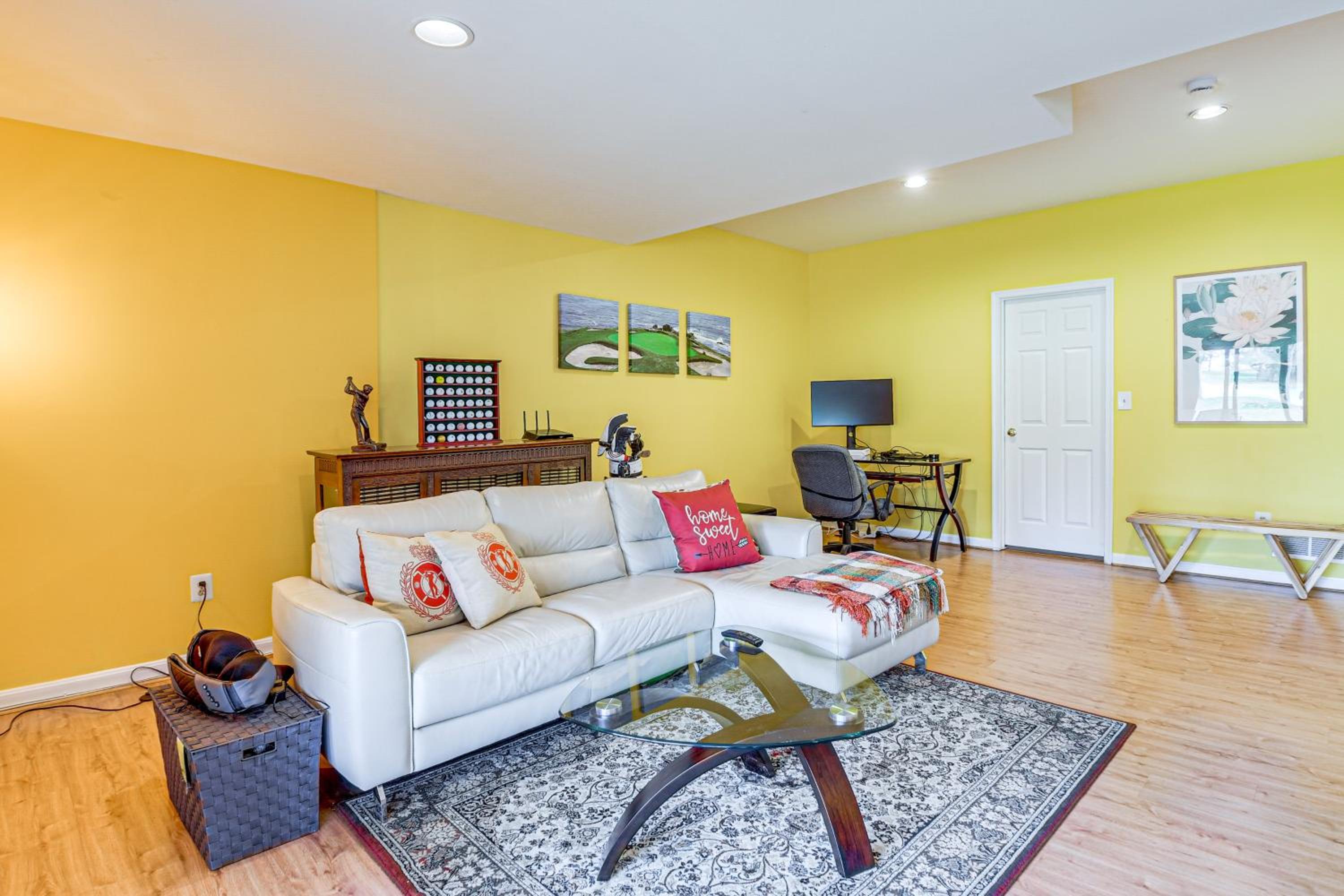 1 Mi to Centennial Park Gem with Golf Course Views