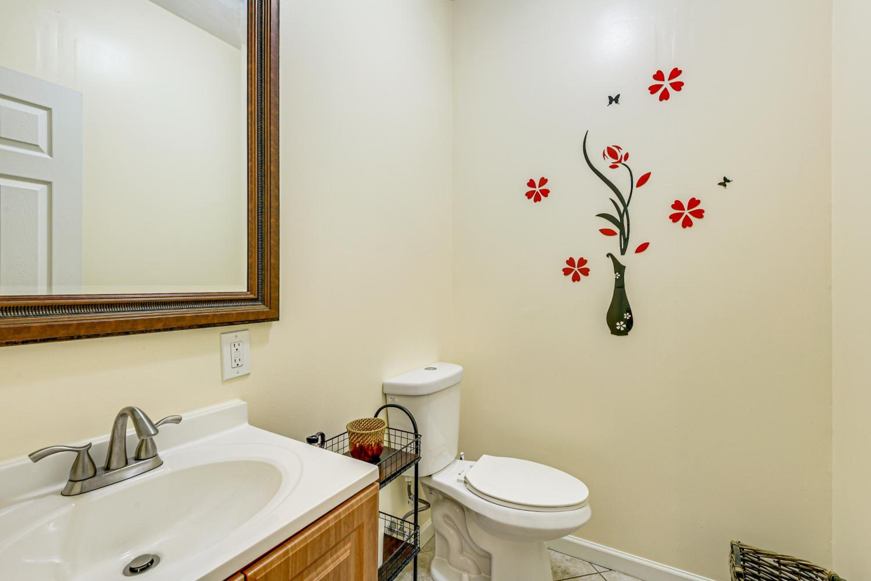 1 Mi to Centennial Park Gem with Golf Course Views