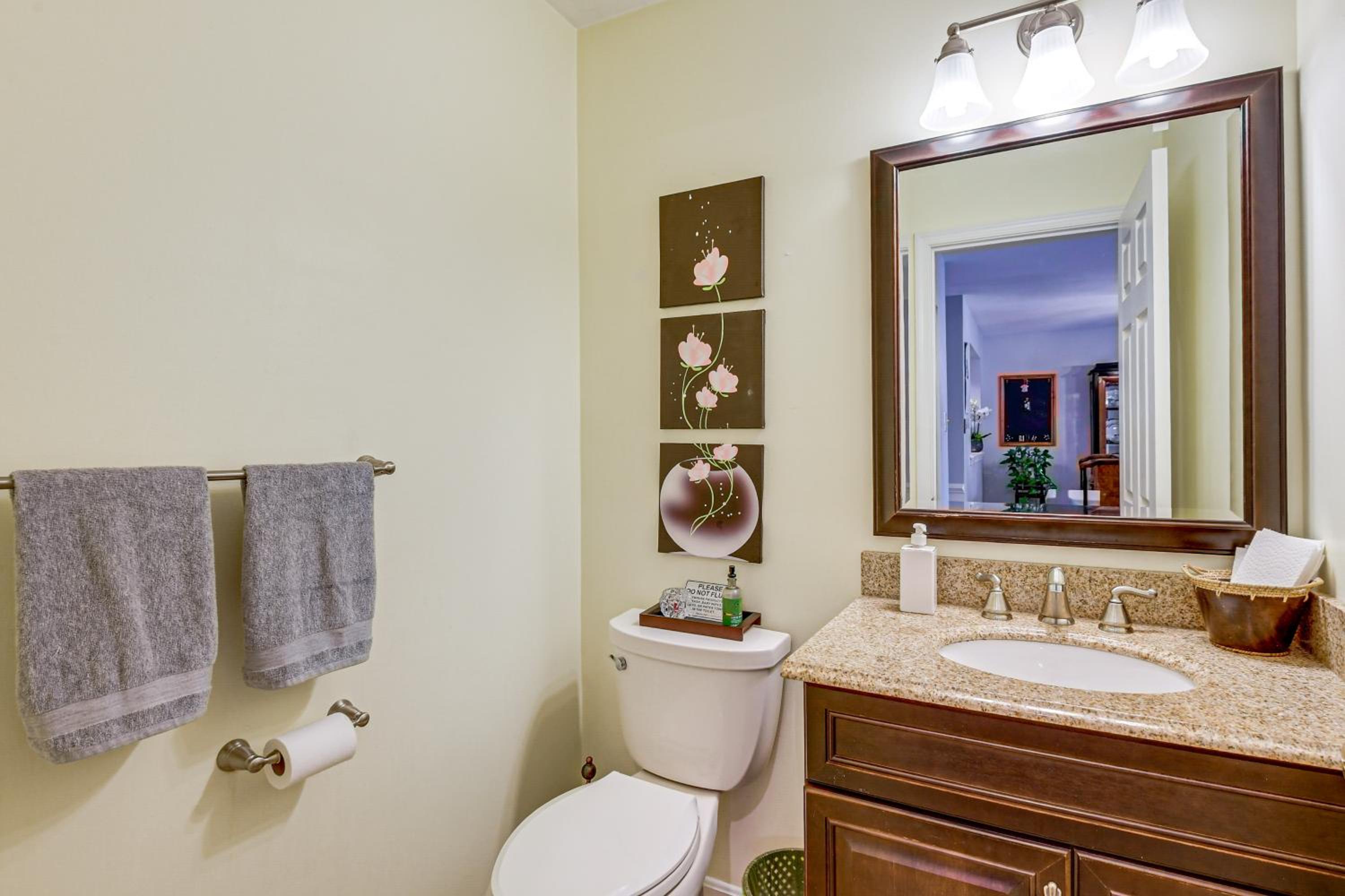 1 Mi to Centennial Park Gem with Golf Course Views