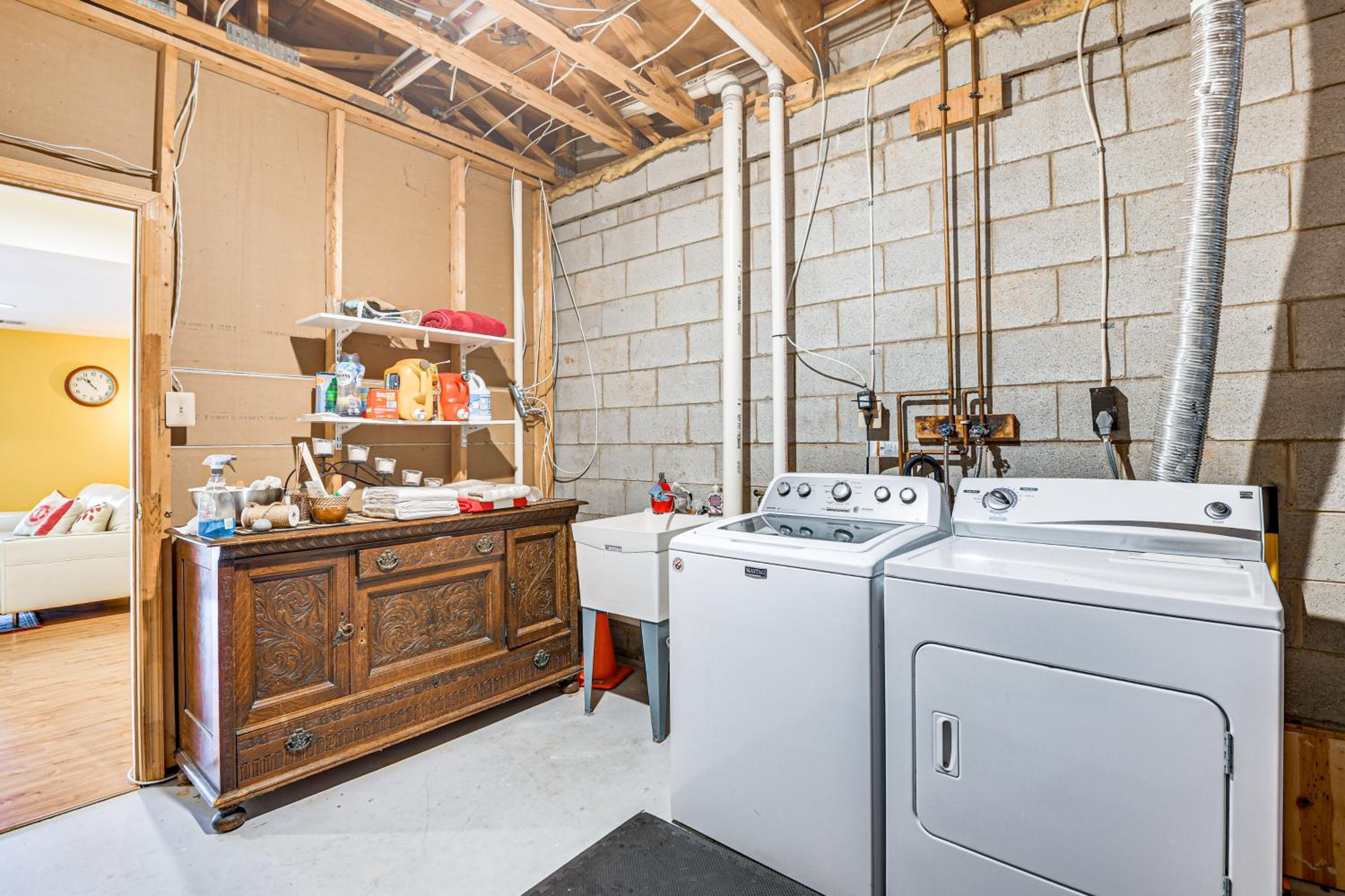 1 Mi to Centennial Park Gem with Golf Course Views