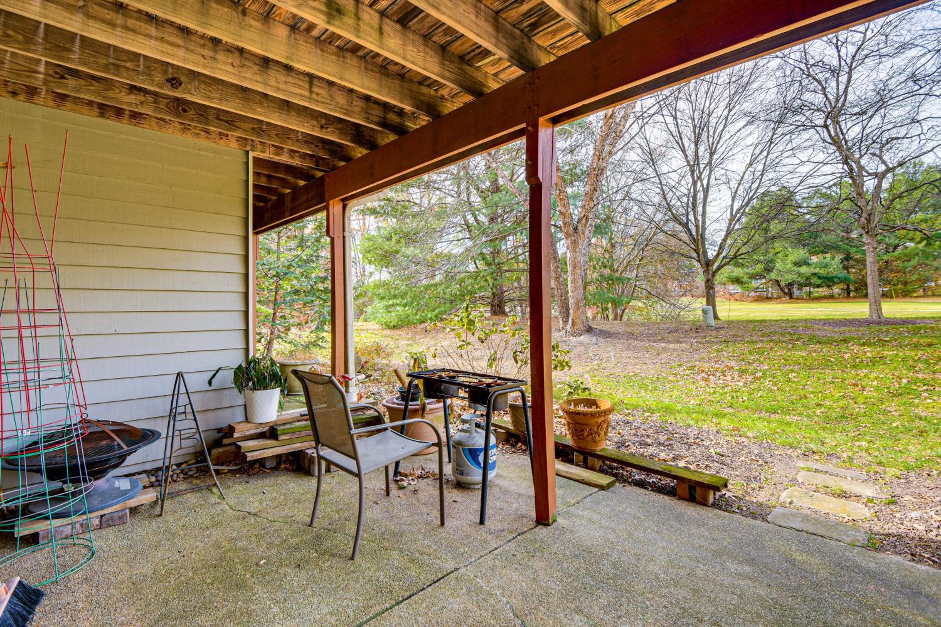 1 Mi to Centennial Park Gem with Golf Course Views