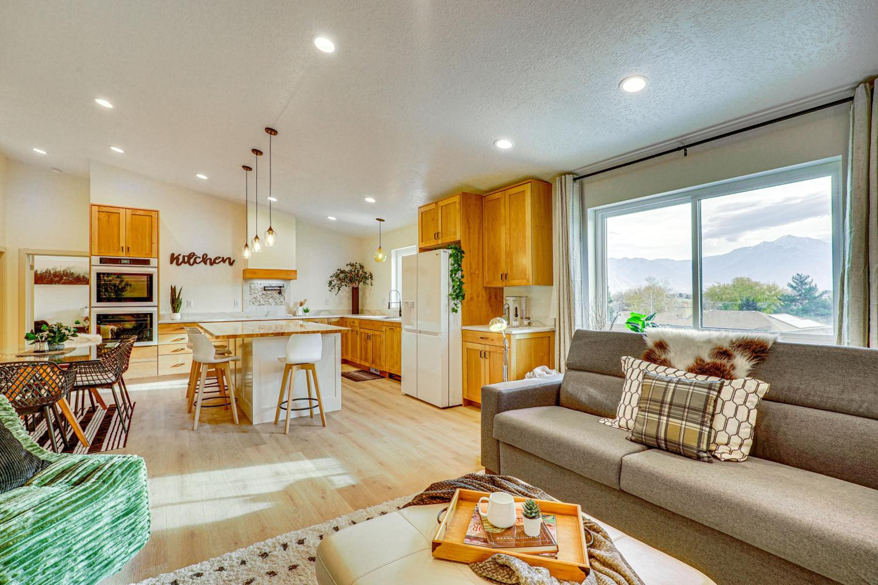 Wasatch Ski Base with Mtn Views Families Welcome!