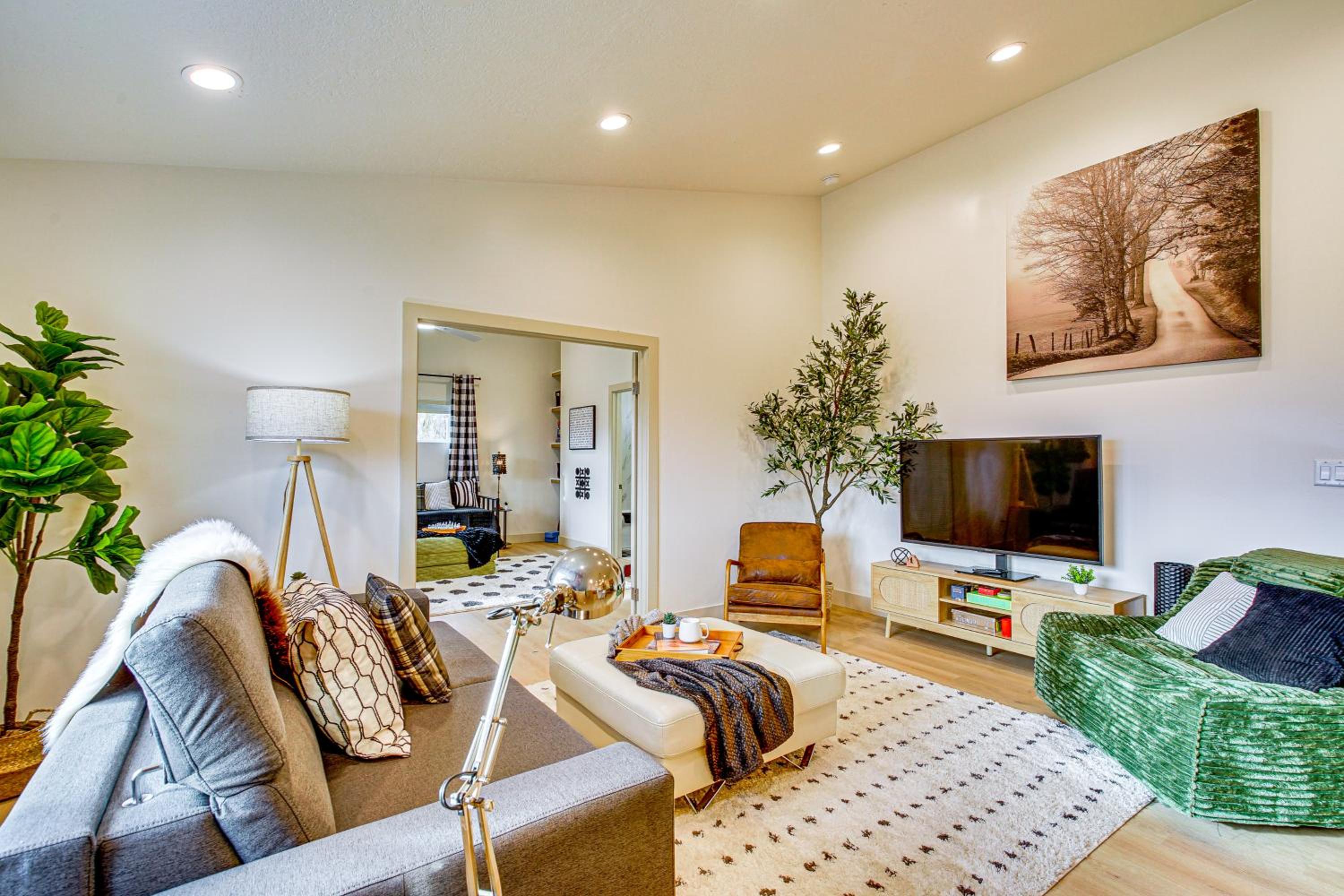 Wasatch Ski Base with Mtn Views Families Welcome!