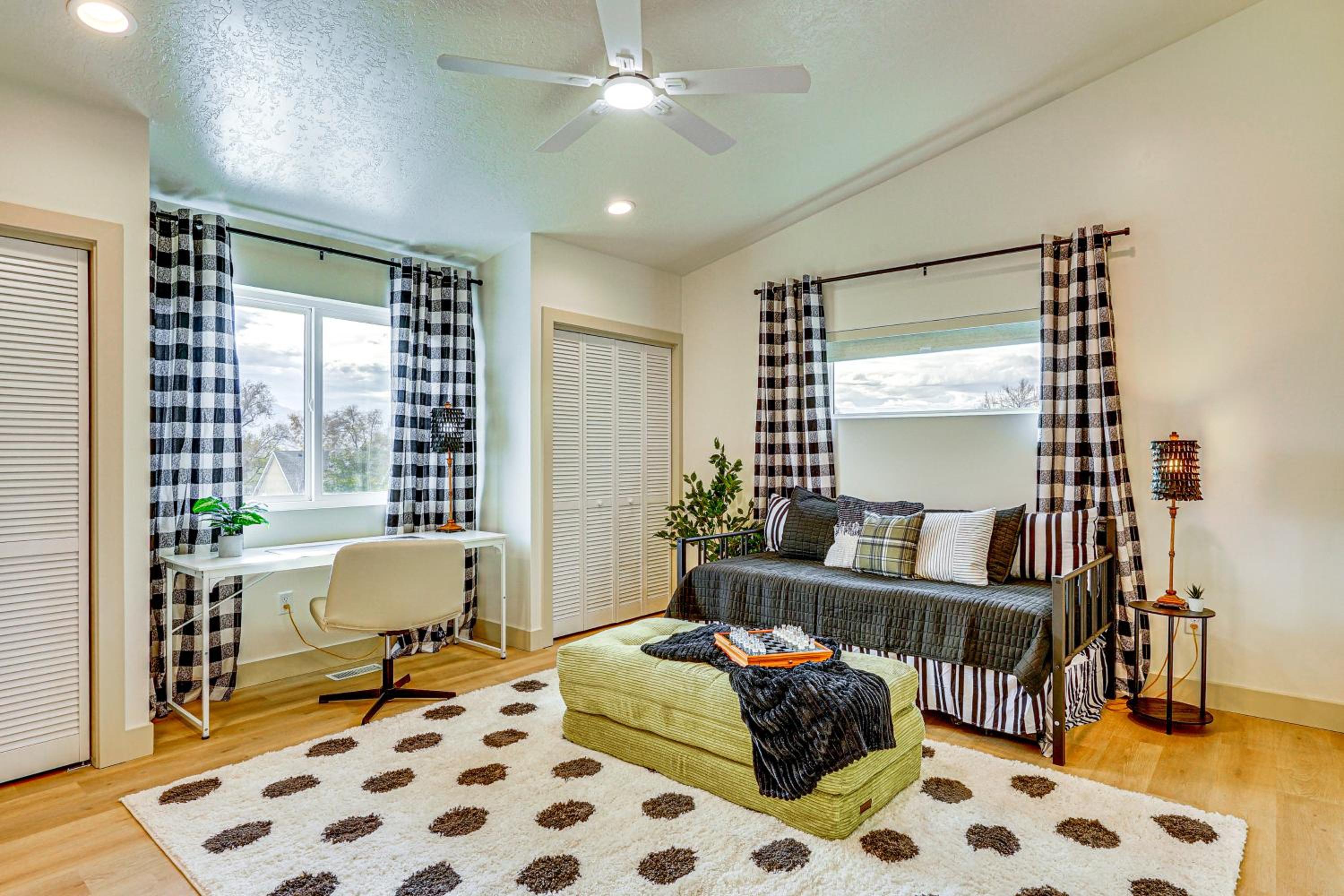 Wasatch Ski Base with Mtn Views Families Welcome!